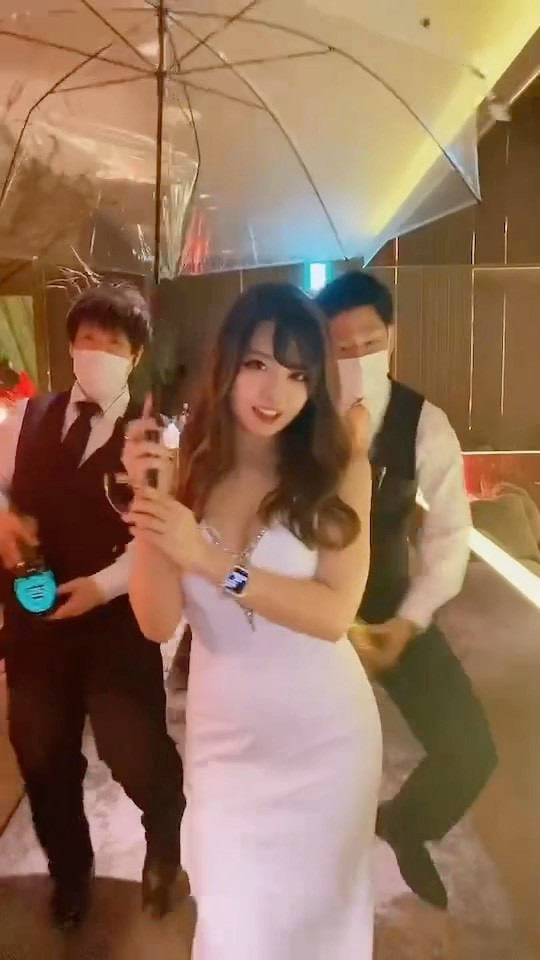 鈴鐘の道産コウです🐴⛩🖤
今週は水木金出勤してます💌
.

#道産コウ #北海道のコウちゃん #鈴鐘 #ベルベ #bellve #Nプレイスビル #Nプレイスビル7F #キャバクラ #ニュークラブ #ニュークラ #ナイツ #ナイツネットで検索 #ホステス #キャバ嬢 #すすきの #北海道 #札幌 #歌舞伎町 #六月木 #銀座 #北新地 #可愛い #ミニドレス #キャバ嬢ドレス #ビジョビ