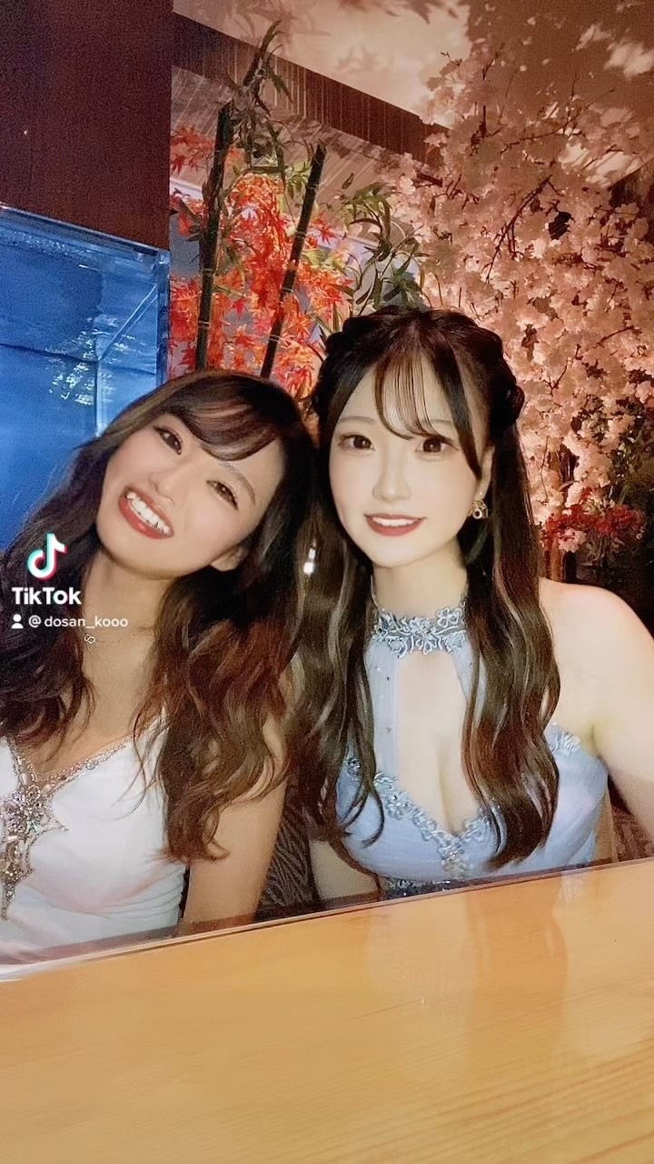 今月も何事にも全力で頑張ります。
@bellve_momo 一緒に頑張ろう…な。。。
.
#道産コウ #北海道のコウちゃん #鈴鐘 #ベルベ #bellve #Nプレイスビル #Nプレイスビル7F #キャバクラ #ニュークラブ #ニュークラ #ナイツ #ナイツネットで検索 #ホステス #キャバ嬢 #すすきの #北海道 #札幌 #歌舞伎町 #六月木 #銀座 #北新地 #可愛い #ミニドレス #キャバ嬢ドレス #ビジョビ