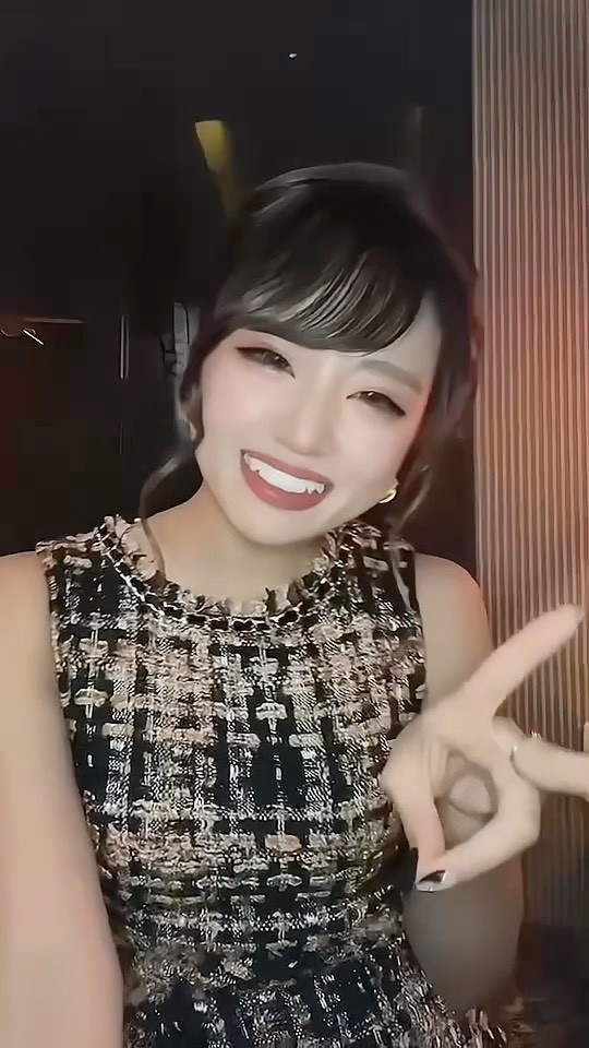 毎日、可愛いドレスと可愛いヘアメができて、女に産まれてこれて幸せです🥹❤️
.
#道産コウ #北海道のコウちゃん #鈴鐘 #ベルベ #bellve #Nプレイスビル #Nプレイスビル7F #キャバクラ #ニュークラブ #ニュークラ #ナイツ #ナイツネットで検索 #ホステス #キャバ嬢 #すすきの #北海道 #札幌 #歌舞伎町 #六月木 #銀座 #北新地 #可愛い #ミニドレス #キャバ嬢ドレス #ビジョビ