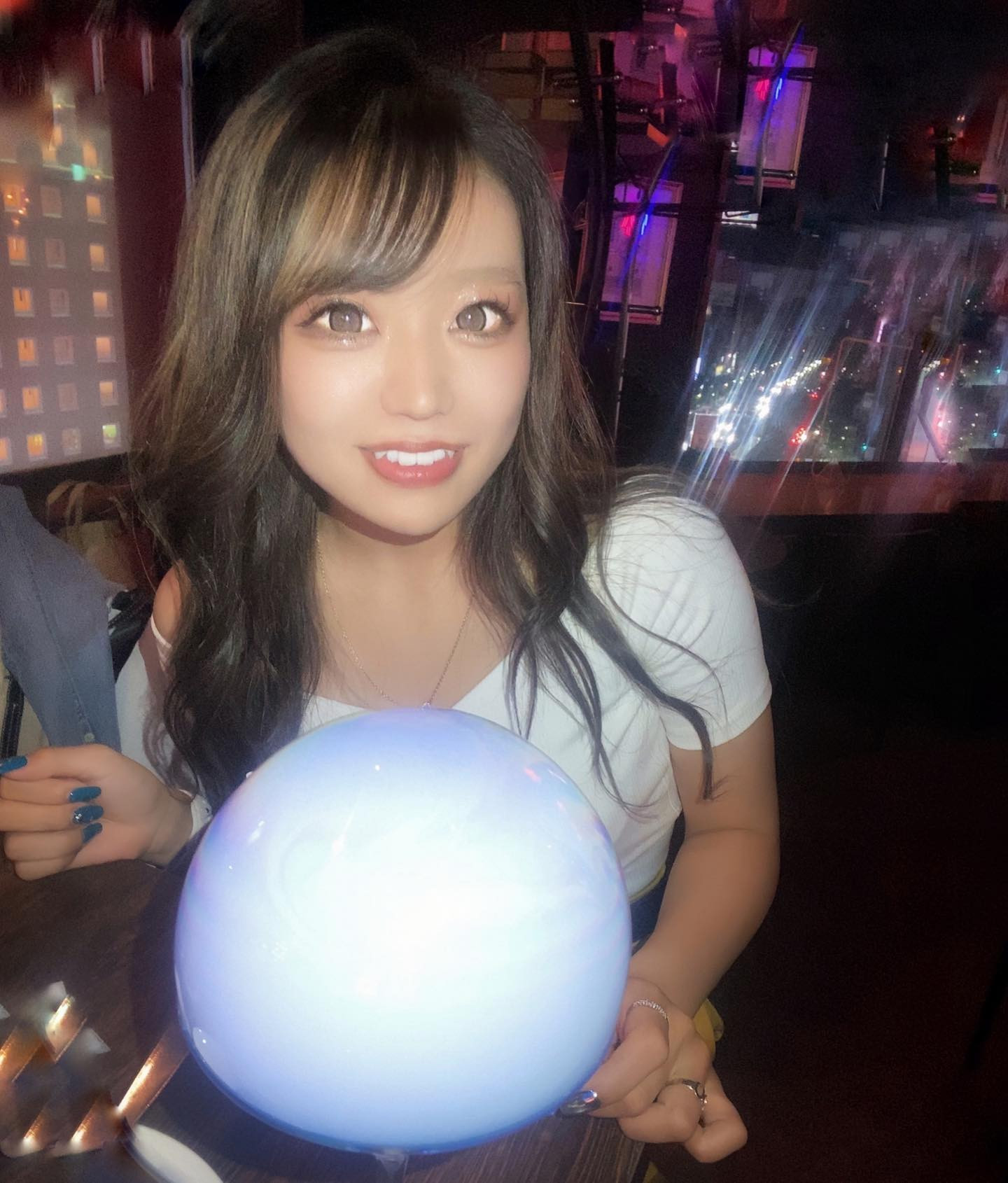 .
.
🐴道産コウ🐴
今日は、21時半出勤です💫
.
🔔鈴鐘（ベルベ）🔔
今週出勤日【月・木・金・土】です💫
.
.
ちなにこのまあるいのは飲み物だよ🤭
.
.

#道産コウ #北海道のコウちゃん #鈴鐘 #ベルベ #bellve #Nプレイスビル #Nプレイスビル7F #キャバクラ #ニュークラブ #ニュークラ #ナイツ #ナイツネットで検索 #ホステス #キャバ嬢 #すすきの #北海道 #札幌 #歌舞伎町 #六月木 #銀座 #北新地 #可愛い #ミニドレス #キャバ嬢ドレス #ビジョビ