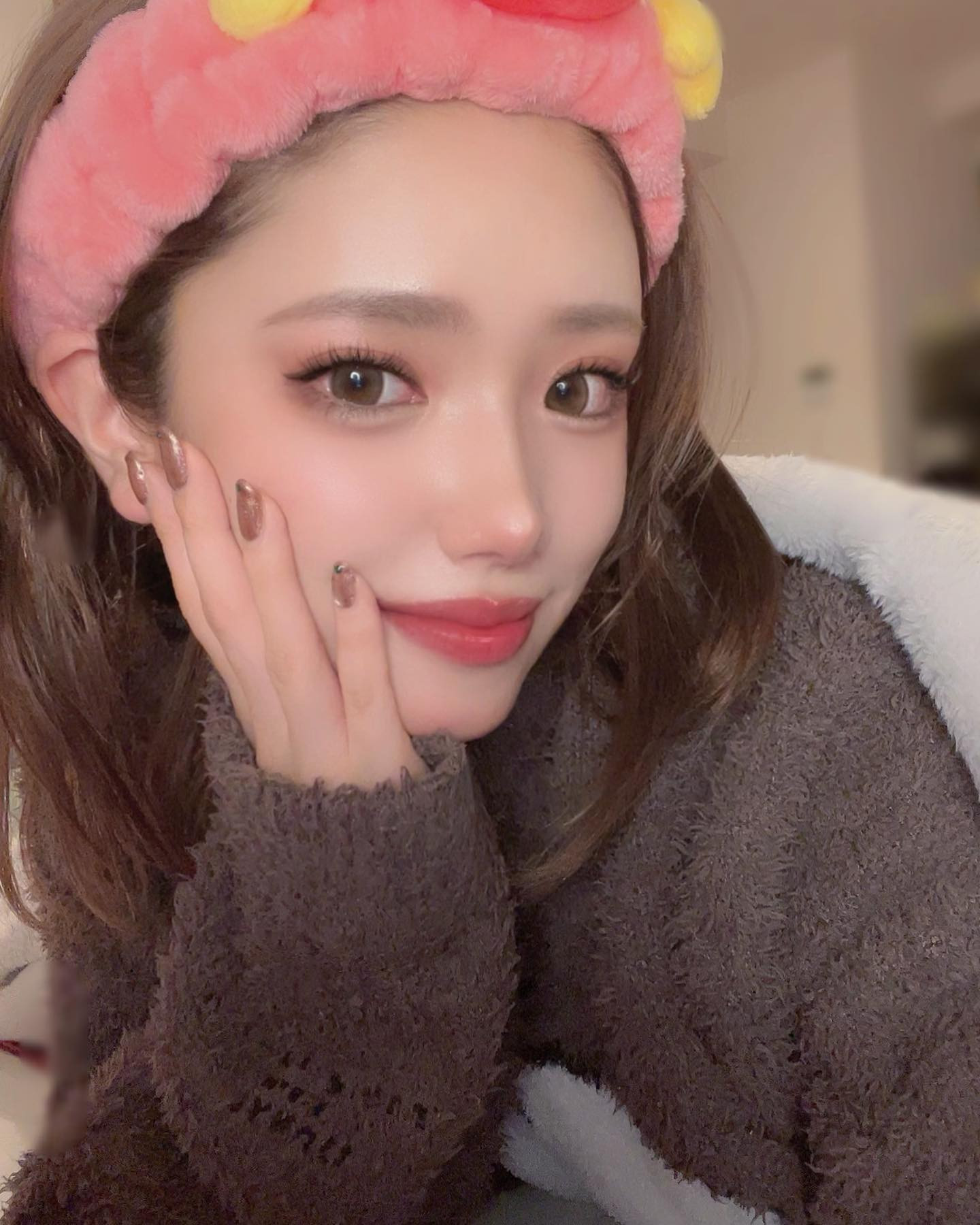 ぬくぬくほこほこもこもこ🤤
.
コタツに入ってみかんとかお餅とか食べて寝て食べて〜っていう生活がしたいから今年こそ実現させようと思うっ🥺
.
.
#仙台 #国分町 #六本木 #歌舞伎町 #銀座 #札幌 #ススキノ #北新地 #中洲 #国分町キャバクラ #キャバクラ #キャバ嬢 #シャンパン #オレンジテラス #オレンジテラス仙台 #ニューヨーク #thenewyork #エリアgグループ #こころだよ