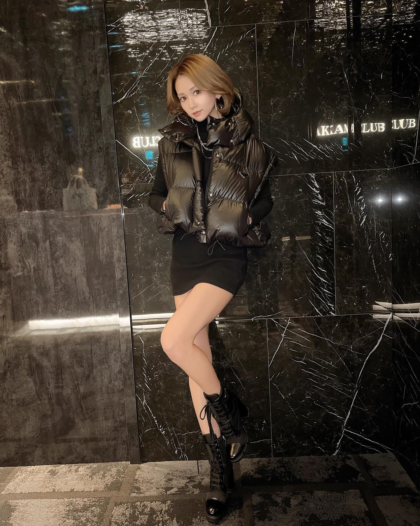 _

安定のAll Blackコーデ🖤

#北海道 #札幌 #すすきの #キャバ嬢 #キャバクラ #赤倉はるか #シャチグループ #赤門倶楽部 #私服 #コーデ #code #prada