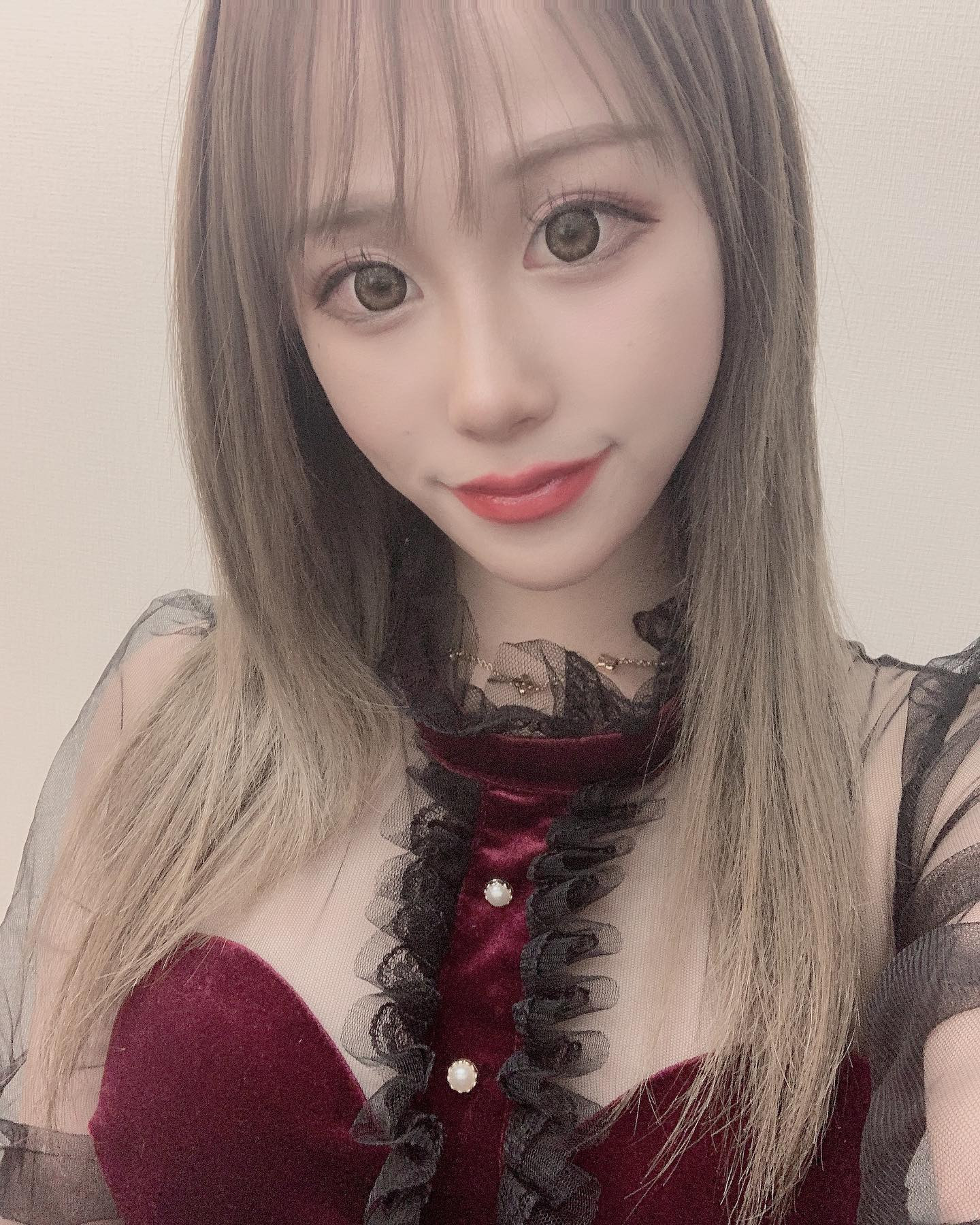 😬😬😬

全然今日の写真ではないけども😬
昨日も桃鉄楽しかったなあ🍑

前回はゆきさんがぼろ負けだったのに
今度は私が負けた🫥

明日からお休みもらいます☝️
地元の最寄りの駅が無人駅になってたのをこの前知って衝撃🥺たしかに田舎だけど🥺
浄化されてきます☝️
うまっちはお留守番なので預けた🦄💜

.
.

#ザニューヨーク#エリアG#キャバクラ#ニュークラブ#仙台キャバクラ#キャバ嬢#ホステス#水商売#仙台#国分町#歌舞伎町#六本木#銀座#すすきの#錦#北新地#ミナミ#中洲#キャバキャバ#ヘアメ#ヘアメイ