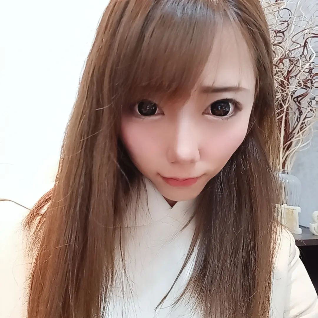 久々出勤です‼️

ヘアメイク待ち💦