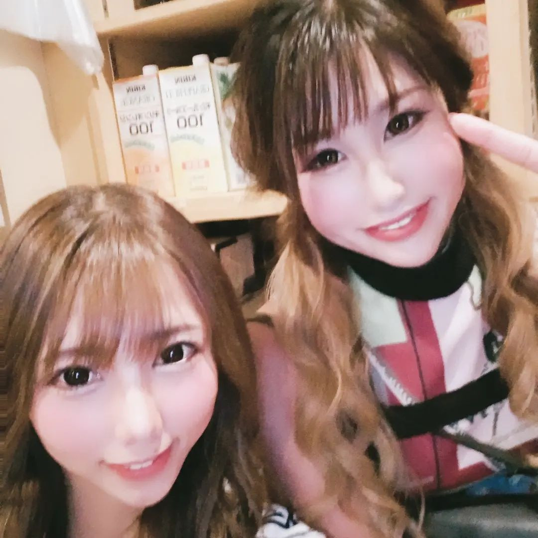 りおなと久々パシャリ🌟

#クラブヘレナ　#響きグループ　#水妃由羅　#札幌　#すすきの　#北海道　#ニュークラブ　#ニュークラ嬢　#すすきのニュークラ　#ラウンジ　#ラウンジ嬢　#キャバクラ　#キャバ嬢　#ホステス　#道産子　#美女スタグラム　#求人　#自撮り　#ヘアアレンジ　#キャバキャバ