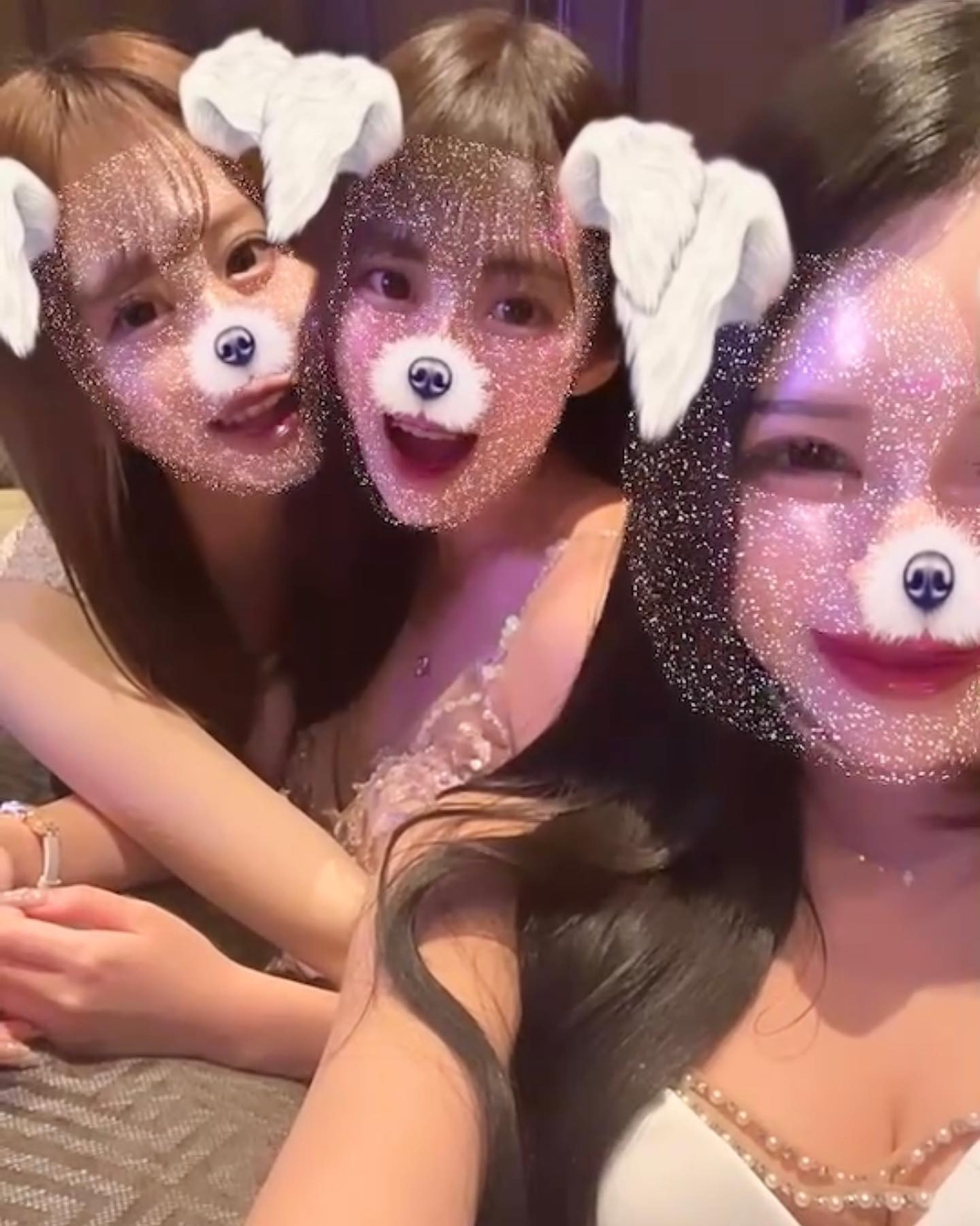 可愛いふたりと昨日わちゃわちゃしてた🤣🤍笑

本日も21時から出勤してます‼️
華金よろしくお願いしますね〜✨

#キャバ嬢 #歌舞伎町 #新宿 #六本木 #ドレス #北新地#キャバ#錦#中洲#名古屋#ホスト#ホステス#キャバドレス#大阪#すすきの#出勤#東京#シャンパン#水商売#キャバクラ#ニュークラブ#シティーグループ#ラピュタ