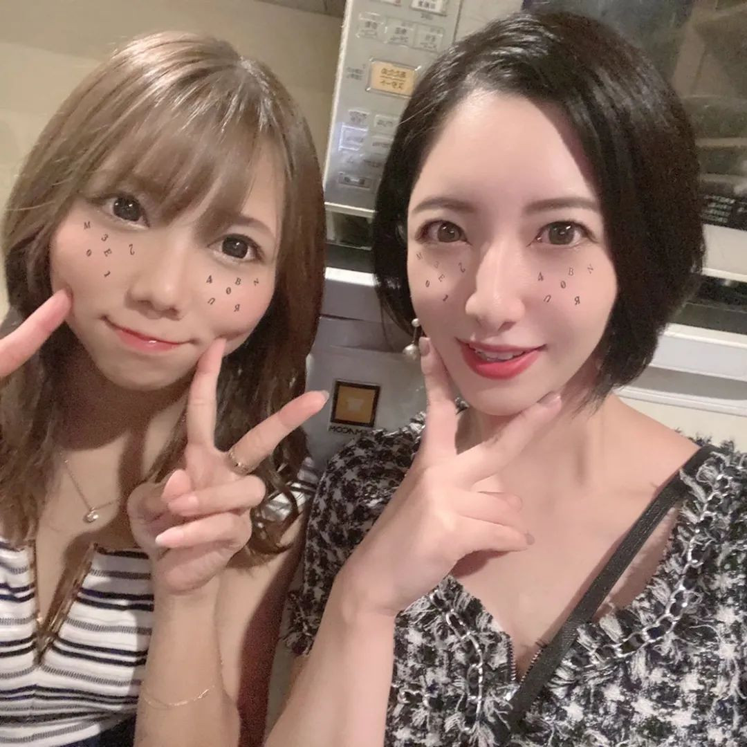 巻き下ろし楽だなぁー🎵

#クラブヘレナ　#響きグループ　#水妃由羅　#札幌　#すすきの　#北海道　#ニュークラブ　#ニュークラ嬢　#すすきのニュークラ　#ラウンジ　#ラウンジ嬢　#キャバクラ　#キャバ嬢　#ホステス　#道産子　#美女スタグラム　#求人　#自撮り　#ヘアアレンジ　#キャバキャバ