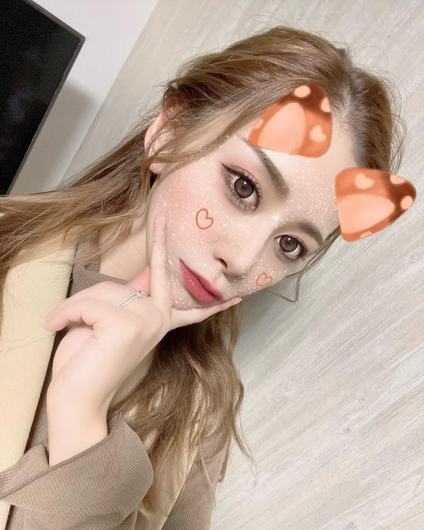 酔いながらも家帰ってからちゃんと自撮り撮ってた🤳❤️笑

@helena_hibikigroup 

　#クラブヘレナ #ヘレナ #響グループ #水沢愛美 #札幌 #すすきの #北海道 #ニュークラブ #ニュークラ嬢 #すすきのニュークラ #ラウンジ #ラウンジ嬢 #キャバクラ #キャバ嬢 #ホステス #道産子 #美女スタグラム #求人 #自撮り #ヘアアレンジ #キャバキャバ #hokkaido #sapporo #susukino #helena #hibikigroup #champagne #l4