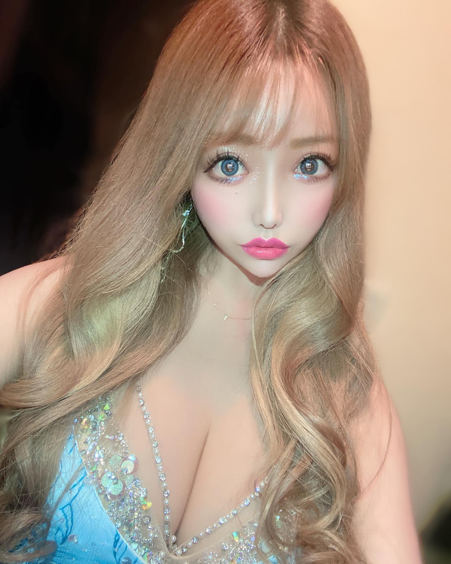 バンビシリーズ、スワンブルー💙

#きゃばくら#キャバ嬢#歌舞伎町#ラウンジ#スナック#ガルバ#ホスト#バー#アイドル#新宿#東京#ナイトスポット#セルカ#instadaily#me#selfie#お酒#水商売#love#相互フォロー#推し#美女#イケメン#夜遊び#ギャル#model#スワンブルー#カラーコンタクト#バンビシリーズ#カラコン