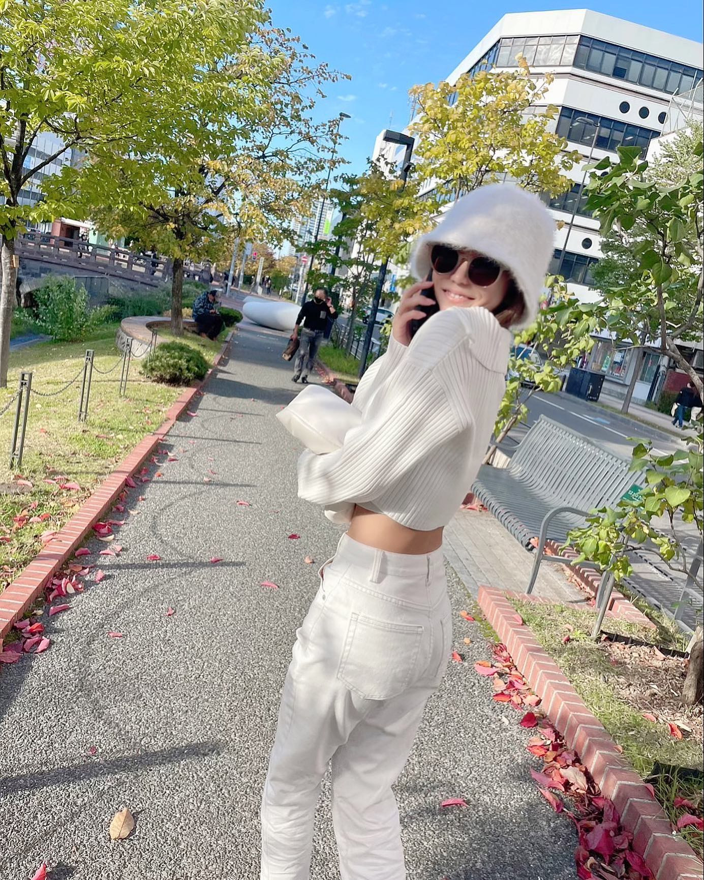 _

happy🤍🤍🤍

#北海道 #札幌 #すすきの #キャバ嬢 #キャバクラ #ニュークラ嬢 #ニュークラブ #赤門倶楽部 #シャチグループ #赤倉はるか #私服 #fashion #code