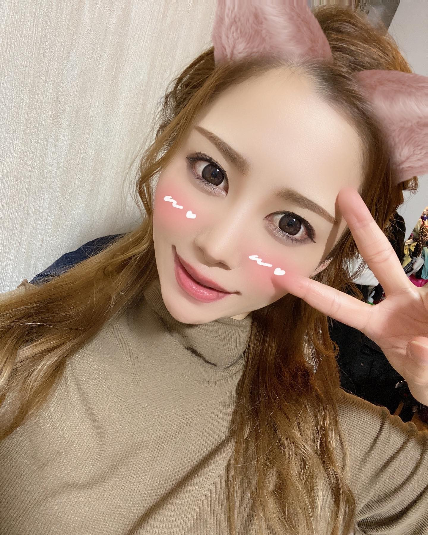 先週もありがとうございました😊💞
土曜日は忙しくさせてもらえて、酔いでした🤪

今週もよろしくお願い致します🍀

@helena_hibikigroup 

　#クラブヘレナ #ヘレナ #響グループ #水沢愛美 #札幌 #すすきの #北海道 #ニュークラブ #ニュークラ嬢 #すすきのニュークラ #ラウンジ #ラウンジ嬢 #キャバクラ #キャバ嬢 #ホステス #道産子 #美女スタグラム #求人 #自撮り #ヘアアレンジ #キャバキャバ #hokkaido #sapporo #susukino #helena