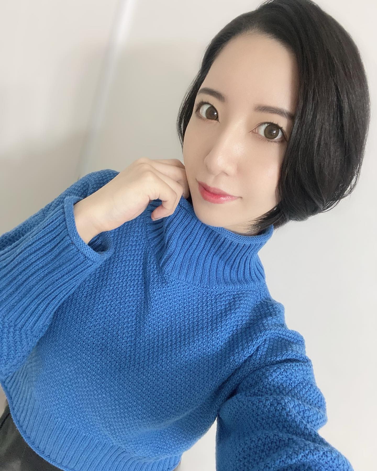 、
大好きなニットの季節
タートルネック最高

ヘレナ#響グループ#百瀬るあ
#札幌#すすきの#北海道#ニュークラブ#ニュークラ嬢
#すすきのニュークラ#ラウンジ#ラウンジ嬢#キャバクラ#キャバ嬢#ホステス#道産子#美女スタグラム#求人#自撮り#ヘアアレンジ#キャバキャバ
#ゴルフ#ゴルフ女子#旅行#JGC#JAL#カメラ