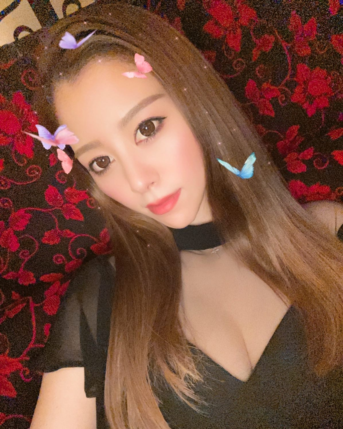 目の覇気何処へ？？？笑(結構前の写メ)

@helena_hibikigroup 

#クラブヘレナ #ヘレナ #響グループ #水沢愛美 #札幌 #すすきの #北海道 #ニュークラブ #ニュークラ嬢 #すすきのニュークラ #ラウンジ #ラウンジ嬢 #キャバクラ #キャバ嬢 #ホステス #道産子 #美女スタグラム #求人 #自撮り #ヘアアレンジ #キャバキャバ #hokkaido #sapporo #susukino #helena #hibikigroup #champagne #l4likes #in