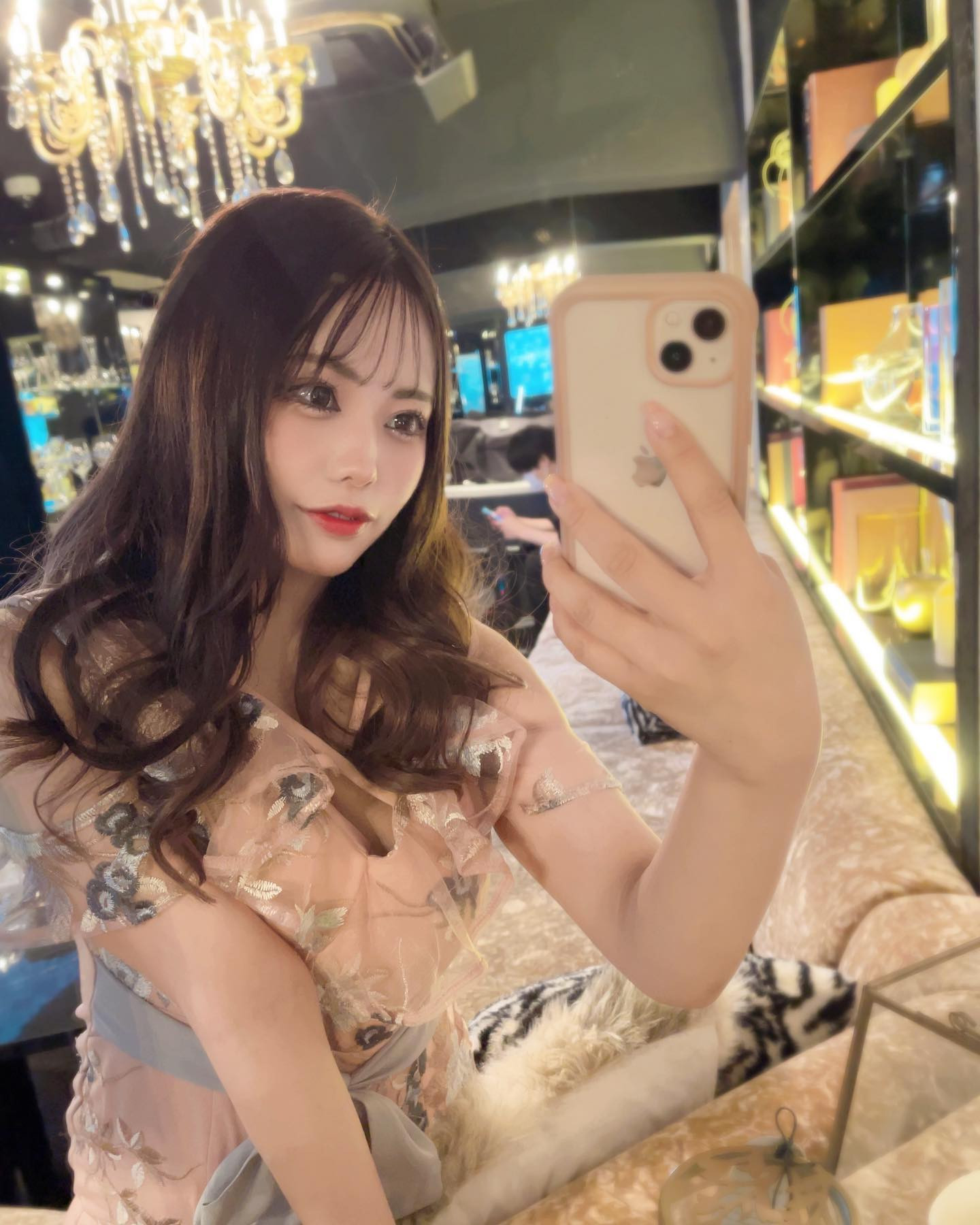 髪の毛が短くなりました

とっても楽ちん✌🏻

@hairmake__yuki 
早くからありがとうです🙇‍♀️

.

.

#hairstyle #韓国ヘア