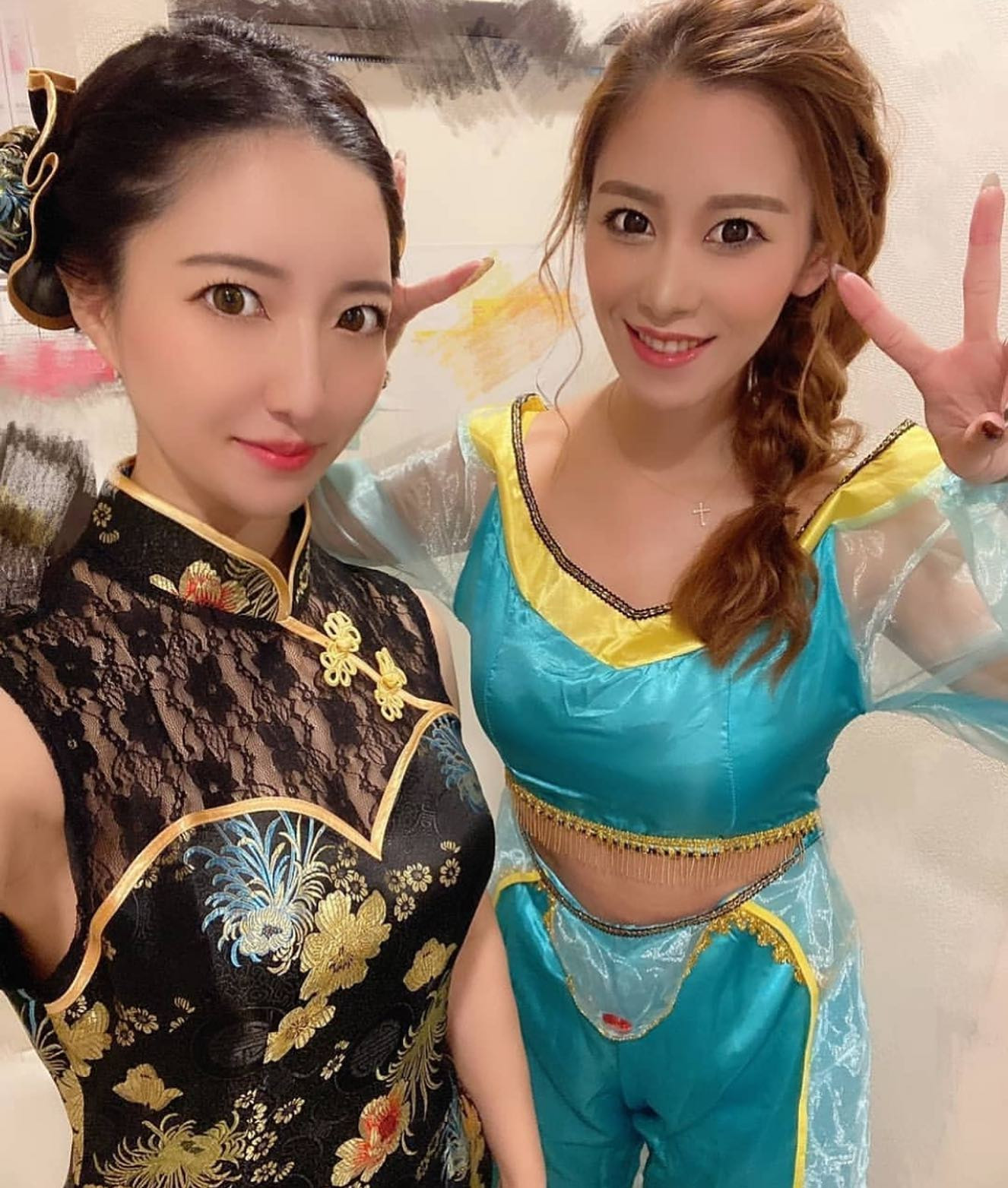 、
もうすぐハロウィンですが
今年はなんのイベントも無いので
写真で思い出振り返ろうパート①😂

ヘレナ#響グループ#百瀬るあ
#札幌#すすきの#北海道#ニュークラブ#ニュークラ嬢
#すすきのニュークラ#ラウンジ#ラウンジ嬢#キャバクラ#キャバ嬢#ホステス#道産子#美女スタグラム#求人#自撮り#ヘアアレンジ#キャバキャバ
#ゴルフ#ゴルフ女子#旅行#JGC#JAL#カメラ