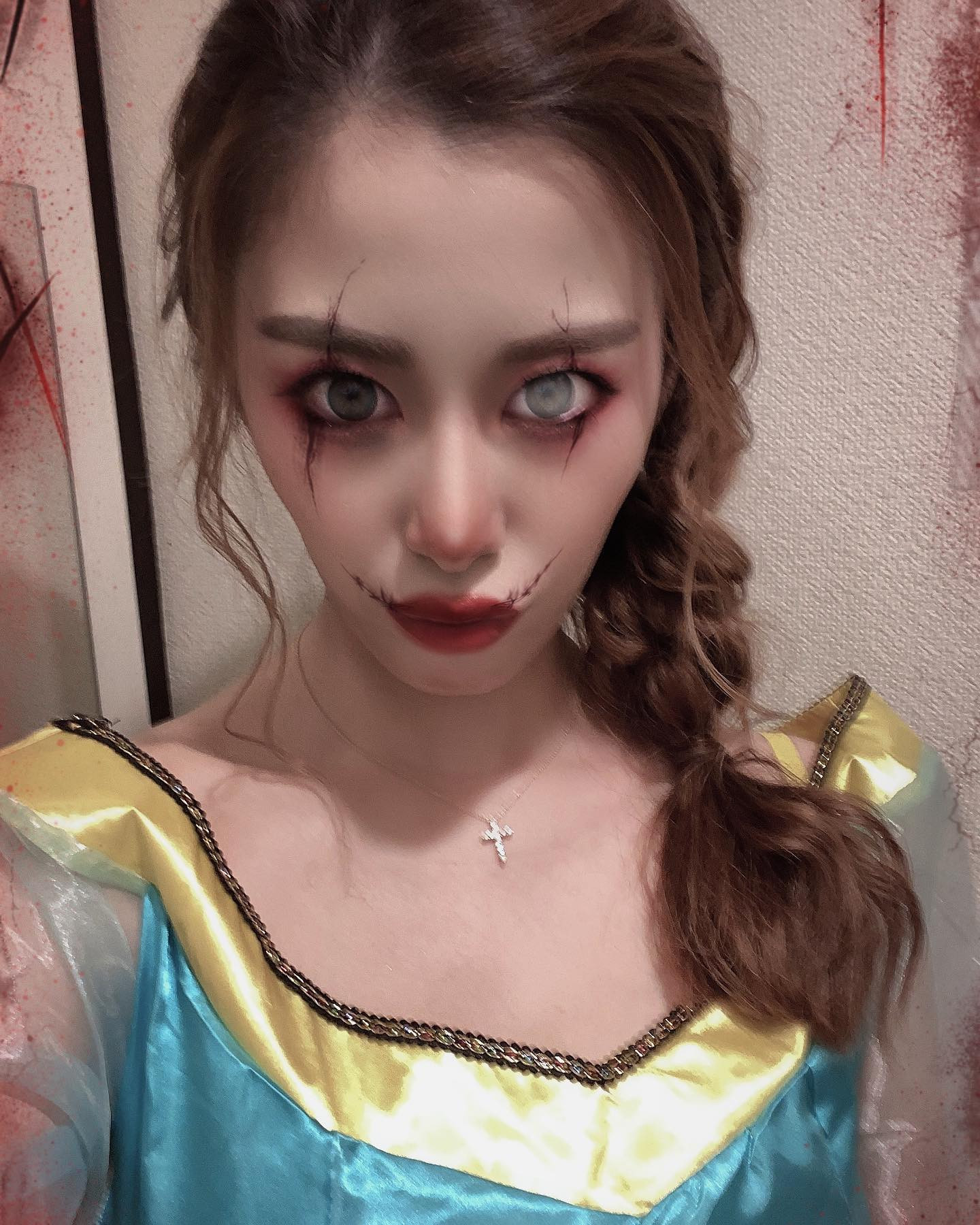 ハロウィンの加工🧟‍♀️💞怖いけどサマになってない？笑

コスプレやりたかった😗😗😉

@helena_hibikigroup 

　#クラブヘレナ #ヘレナ #響グループ #水沢愛美 #札幌 #すすきの #北海道 #ニュークラブ #ニュークラ嬢 #すすきのニュークラ #ラウンジ #ラウンジ嬢 #キャバクラ #キャバ嬢 #ホステス #道産子 #美女スタグラム #求人 #自撮り #ヘアアレンジ #キャバキャバ #hokkaido #sapporo #susukino #helena #hibikigroup