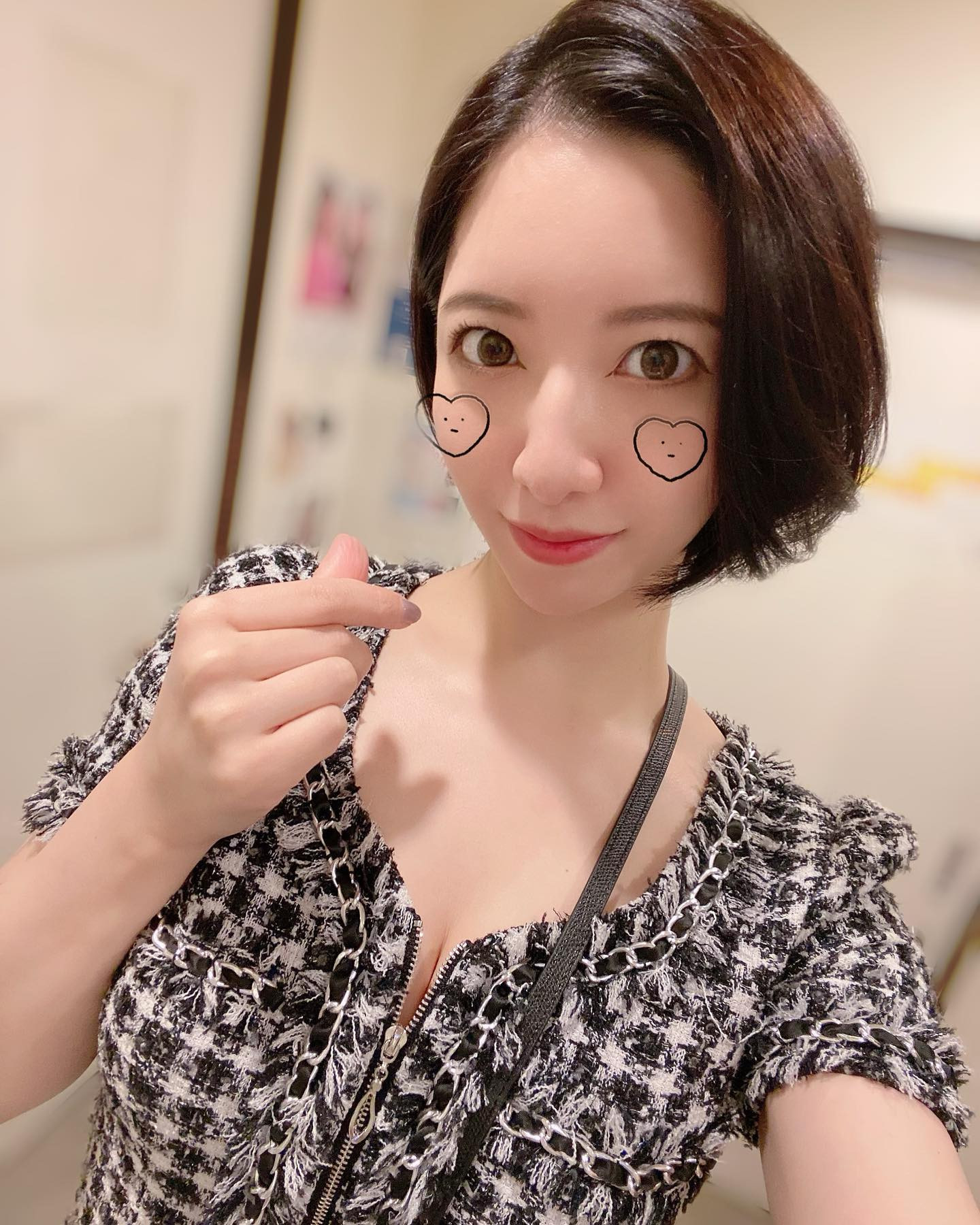 、
今週もお疲れ様でした💙

#ヘレナ#響グループ#百瀬るあ
#札幌#すすきの#北海道#ニュークラブ#ニュークラ嬢
#すすきのニュークラ#ラウンジ#ラウンジ嬢#キャバクラ#キャバ嬢#ホステス#道産子#美女スタグラム#求人#自撮り#ヘアアレンジ#キャバキャバ
#ゴルフ#ゴルフ女子#旅行#JGC#JAL#カメラ