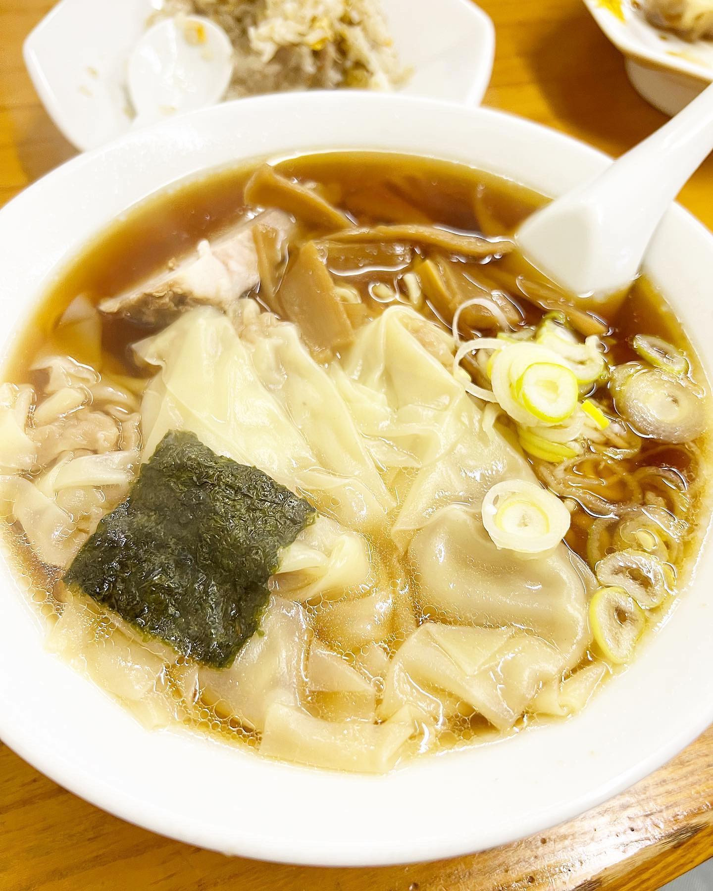 浅草の老舗のラーメン屋さん行って来た😊

昭和な店と昭和な味が最高👌

味の素ってやめられない（笑）

東京は降った割には全く積もる事も無く、車に少し雪残ってただけ（笑）

21〜25日で人生初の奄美大島決定👍

#GirlsBar#Blue#kabukicho#歌舞伎町#shinjuku#新宿#旅行#海#ダイビング#divermag#zkg10#絶景事典#夏#ハッピー#東京カメラ部#東京カメラ倶楽部#飯テログラム#麺スタグラム#ファインダー越しの世界#divermag#underwater#iPhone