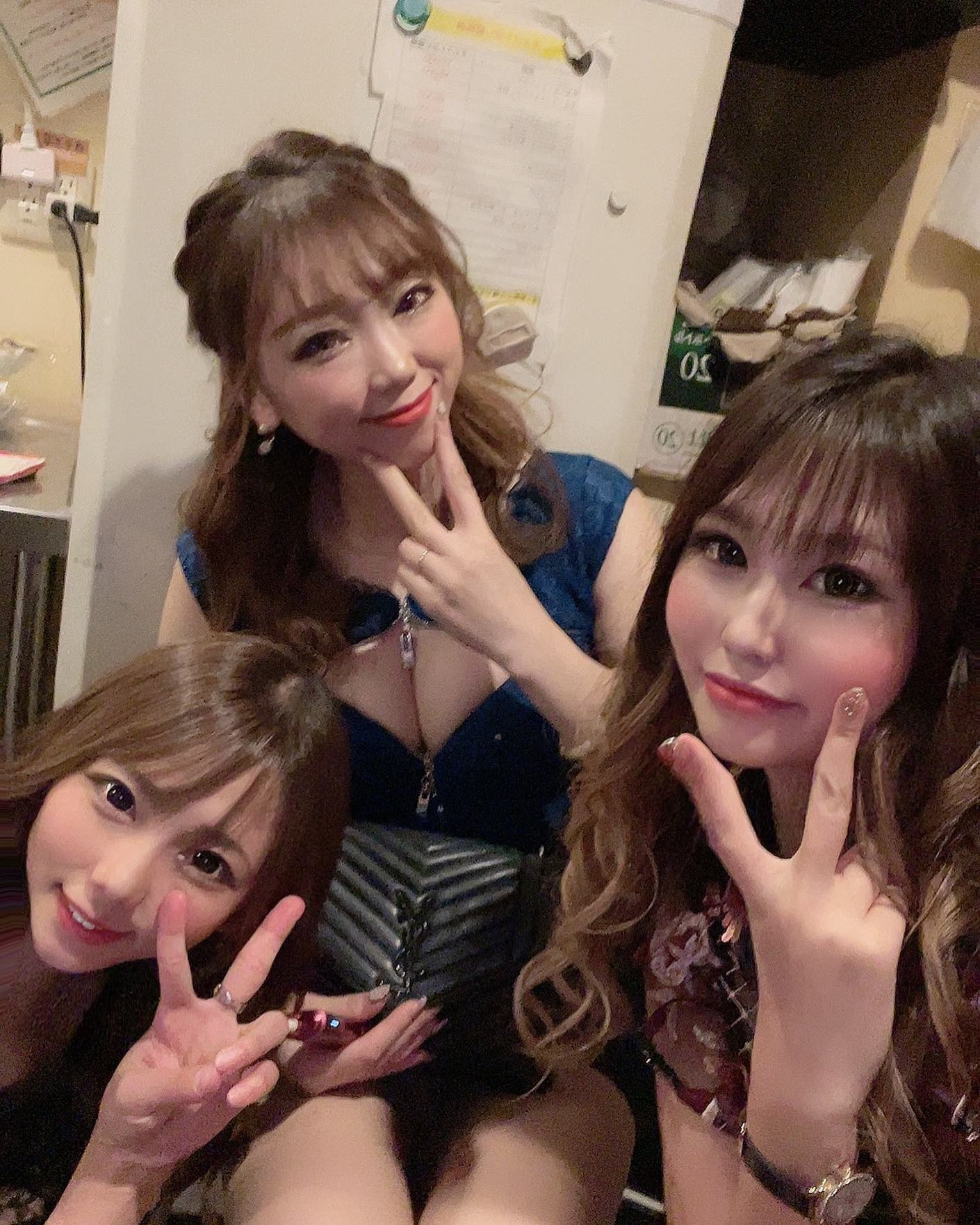 今日は定休日🤭

@helena_hibikigroup 

#クラブヘレナ　#響グループ　#天海莉央奈　#札幌　#すすきの　#北海道　#ニュークラブ　#ニュークラ嬢　#すすきのニュークラ　#ラウンジ　#ラウンジ嬢　#キャバクラ　#キャバ嬢　#ホステス　#道産子　#美女スタグラム　#求人　#自撮り　#ヘアアレンジ　#キャバキャバ#札幌観光#お酒#酔っ払い#歌舞伎町#錦#中州#国分町#お酒好きと繋がりたい#自撮り#いいね返し