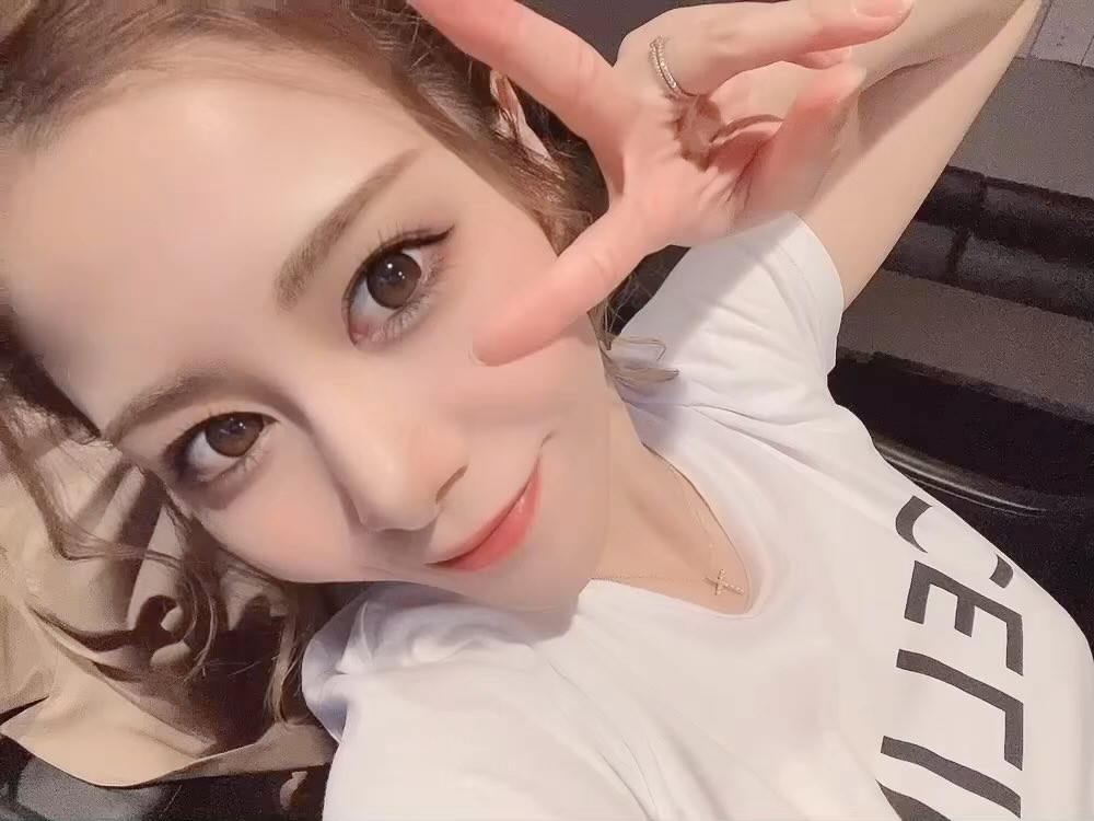 今週も頑張るでーーー👱‍♀️❤️❤️❤️

@helena_hibikigroup 

　#クラブヘレナ #ヘレナ #響グループ #水沢愛美 #札幌 #すすきの #北海道 #ニュークラブ #ニュークラ嬢 #すすきのニュークラ #ラウンジ #ラウンジ嬢 #キャバクラ #キャバ嬢 #ホステス #道産子 #美女スタグラム #求人 #自撮り #ヘアアレンジ #キャバキャバ #hokkaido #sapporo #susukino #helena #hibikigroup #champagne #l4likes #