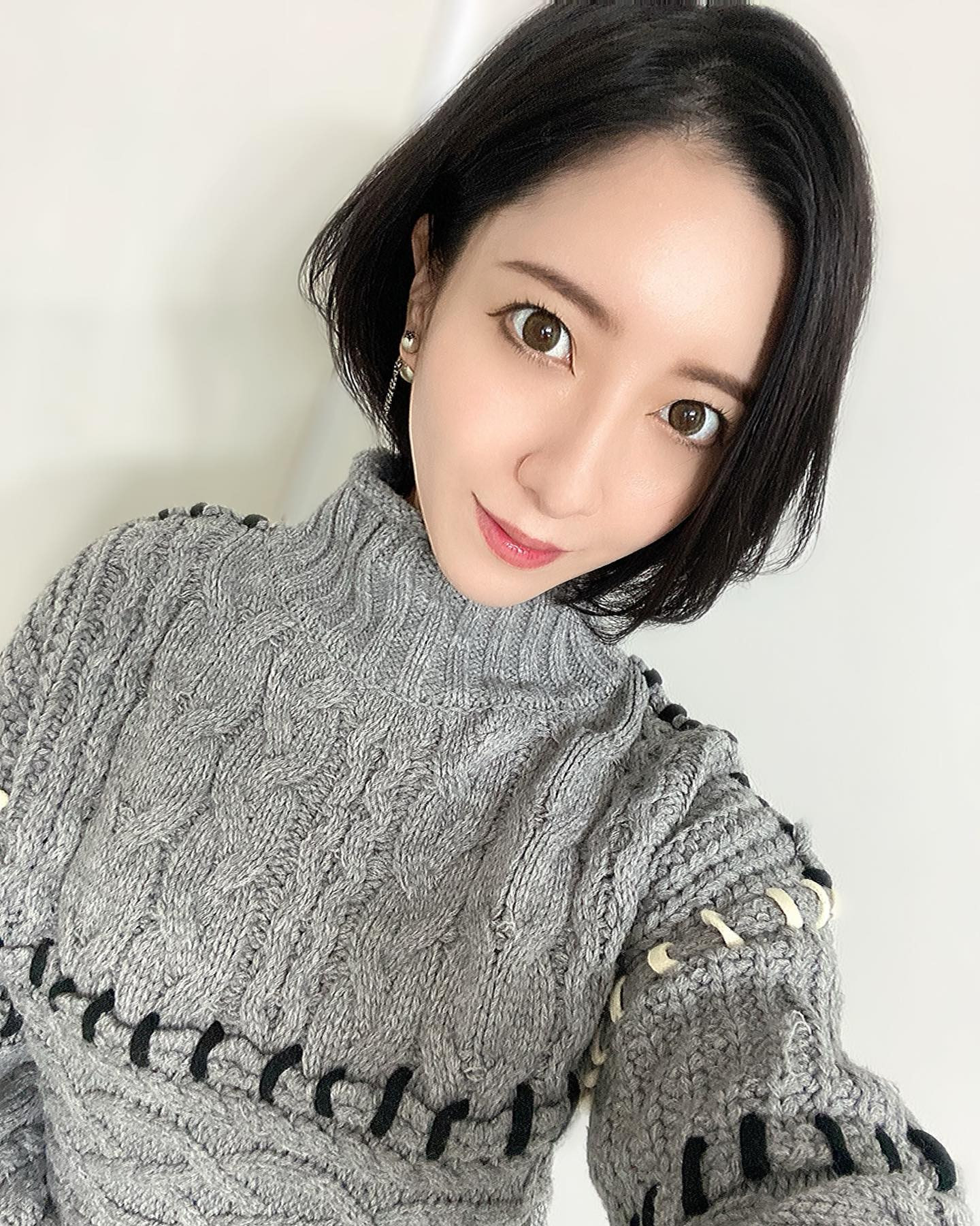 、
10月ラスト1週間がんばろー❣️

ちなみに来週は引っ越しやら
用事が立て込んでて
1週間お休みしますので
よろしくお願いします🙇🏻‍♀️

#ヘレナ#響グループ#百瀬るあ
#札幌#すすきの#北海道#ニュークラブ#ニュークラ嬢
#すすきのニュークラ#ラウンジ#ラウンジ嬢#キャバクラ#キャバ嬢#ホステス#道産子#美女スタグラム#求人#自撮り#ヘアアレンジ#キャバキャバ
#ゴルフ#ゴルフ女子#旅行#JGC#JAL#カメラ