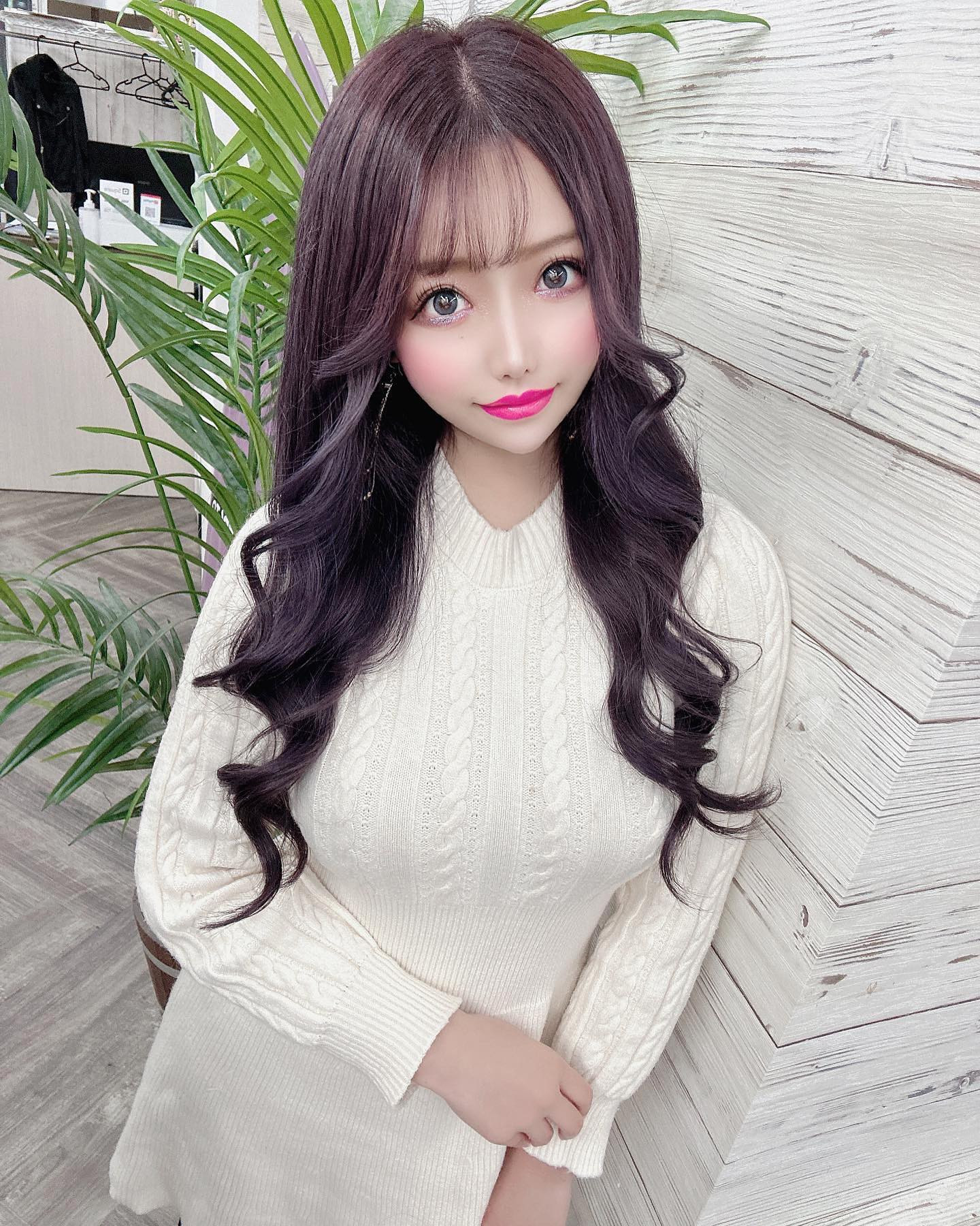 Newカラー💜✨

@capsule_takashi 

いつもありがとう✨

#きゃばくら#キャバ嬢#歌舞伎町#ラウンジ#スナック#ガルバ#ホスト#バー#アイドル#新宿#東京#ナイトスポット#セルカ#instadaily#me#selfie#お酒#水商売#love#相互フォロー#美女#イケメン#ギャル#model#サロン#サロンモデル #美容院#パープルカラー #ラベンダーカラー #ヨシンモリ