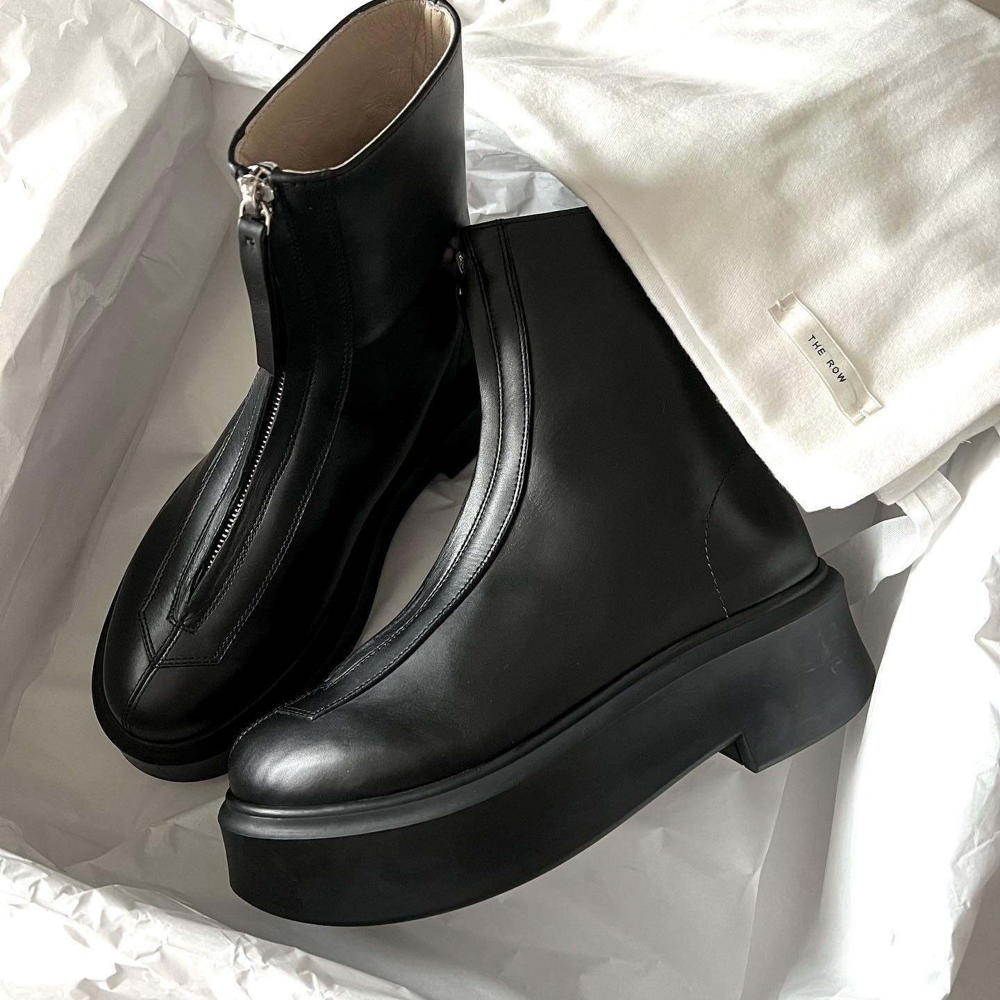 THE ROWが素敵すぎる

#therow#ザロウブーツ#ザロウ