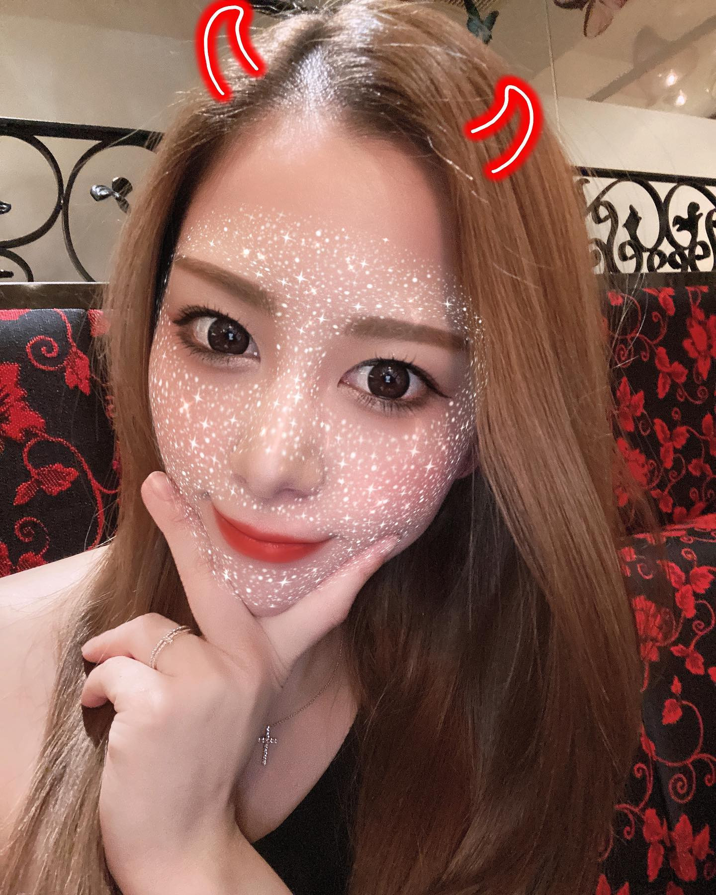 加工のブツブツ依存症になってしまった😳❤️💦
無いと盛れた気がしないwww

@helena_hibikigroup 

　#クラブヘレナ #ヘレナ #響グループ #水沢愛美 #札幌 #すすきの #北海道 #ニュークラブ #ニュークラ嬢 #すすきのニュークラ #ラウンジ #ラウンジ嬢 #キャバクラ #キャバ嬢 #ホステス #道産子 #美女スタグラム #求人 #自撮り #ヘアアレンジ #キャバキャバ #hokkaido #sapporo #susukino #helena #hibikigroup #cha