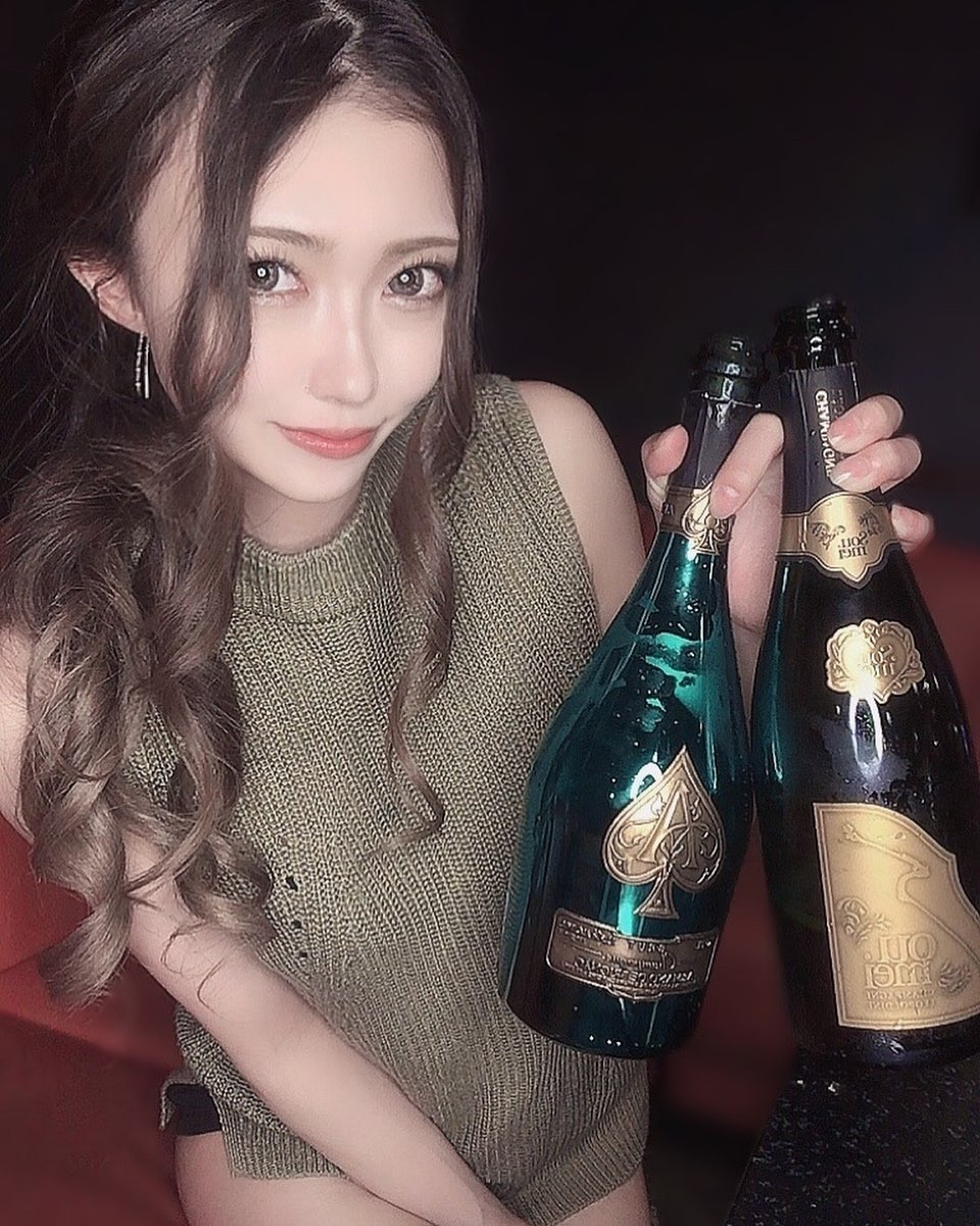 私とお酒飲もうよ🥂