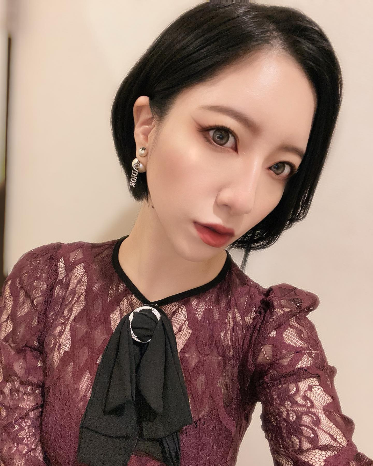 、
ハロウィンメイクの加工📸
イベントはしてないから
通常営業です😂

#ヘレナ#響グループ#百瀬るあ
#札幌#すすきの#北海道#ニュークラブ#ニュークラ嬢
#すすきのニュークラ#ラウンジ#ラウンジ嬢#キャバクラ#キャバ嬢#ホステス#道産子#美女スタグラム#求人#自撮り#ヘアアレンジ#キャバキャバ
#ゴルフ#ゴルフ女子#旅行#JGC#JAL#カメラ