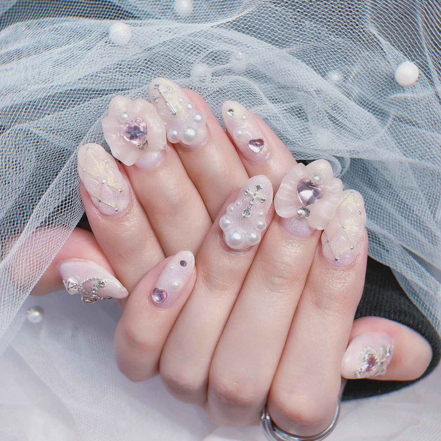 .
ネイル変えてきた！
薄いピンク可愛すぎる～💓🌸🎀
親指のデザインお気に入り🏹
.
いつも担当のお姉さんと話す時間楽しくて爆笑しすぎてあっという間に終わっちゃう ꉂ🤣𐤔
今回もありがとうございました💘
.
.
.
#ネイル #ネイルデザイン #ネイルアート #ネイルサロン #네일 #네일아트 #네일디자인 #네일아트디자인 #네일추천 #네일스타그램 #인기네일 #네일샵 #젤네일 #파츠네일 #ワンホン #ピンクネイル #量産 #量産型ネイル #kawaii