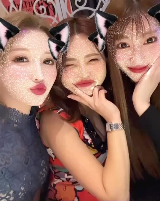 だいすきに会えてご満悦のわたひ☺️❤️
ふたりともいつ会っても可愛くて元気もらえる✌️❤️
.
いつもありがとう⭐️！
.
#エリアG #エリアGグループ #モナクラス #モナクラス札幌 #モナクラス札幌あい
#ニュークラブモナクラス札幌
.
.
#キャバクラ #キャバ #キャバ嬢 #キャバクラ嬢 #すすきのキャバクラ #すすきのキャバ嬢
.
#ニュークラ #ニュークラブ #キャバキャバ #すすきのニュークラ #すすきのニュークラブ
#すすきのニュークラエリアG #すすきのニュークラブエリアG #すすきの