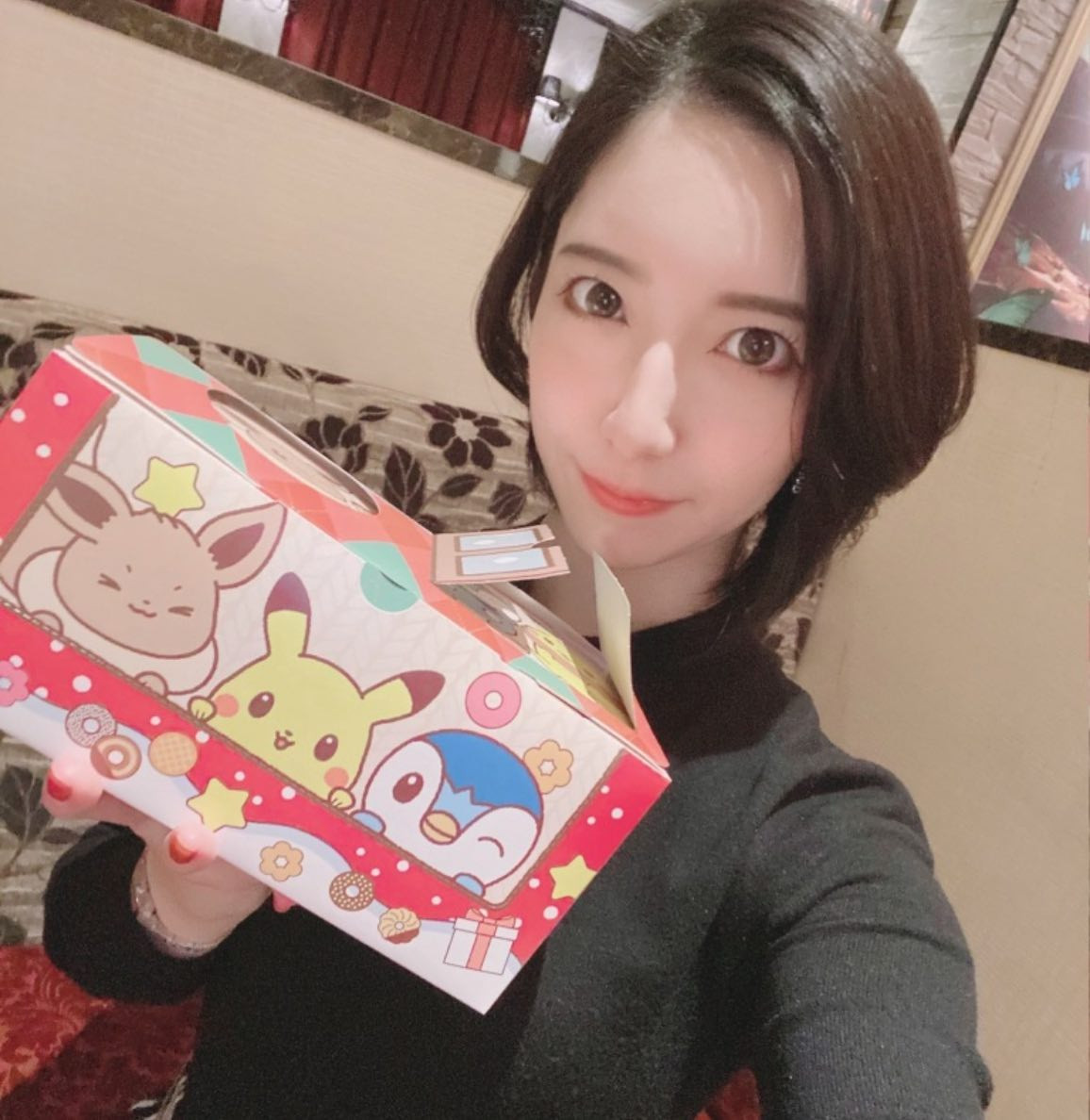 、
やる事多すぎ&全身バキバキで
甘いもの欲してる🍩

#ヘレナ#響グループ#百瀬るあ
#札幌#すすきの#北海道#ニュークラブ#ニュークラ嬢
#すすきのニュークラ#ラウンジ#ラウンジ嬢#キャバクラ#キャバ嬢#ホステス#道産子#美女スタグラム#求人#自撮り#ヘアアレンジ#キャバキャバ
#ゴルフ#ゴルフ女子#旅行#JGC#JAL#カメラ