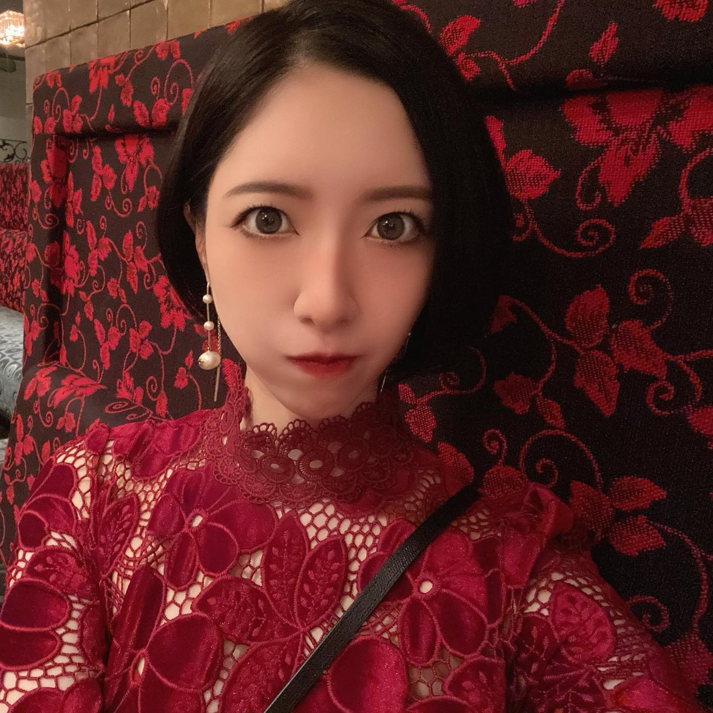 、
明日も早起きしたいのに
連続の寝不足から今日１４時間寝て
寝れない😂😂

#ヘレナ#響グループ#百瀬るあ
#札幌#すすきの#北海道#ニュークラブ#ニュークラ嬢
#すすきのニュークラ#ラウンジ#ラウンジ嬢#キャバクラ#キャバ嬢#ホステス#道産子#美女スタグラム#求人#自撮り#ヘアアレンジ#キャバキャバ
#ゴルフ#ゴルフ女子#旅行#JGC#JAL#カメラ