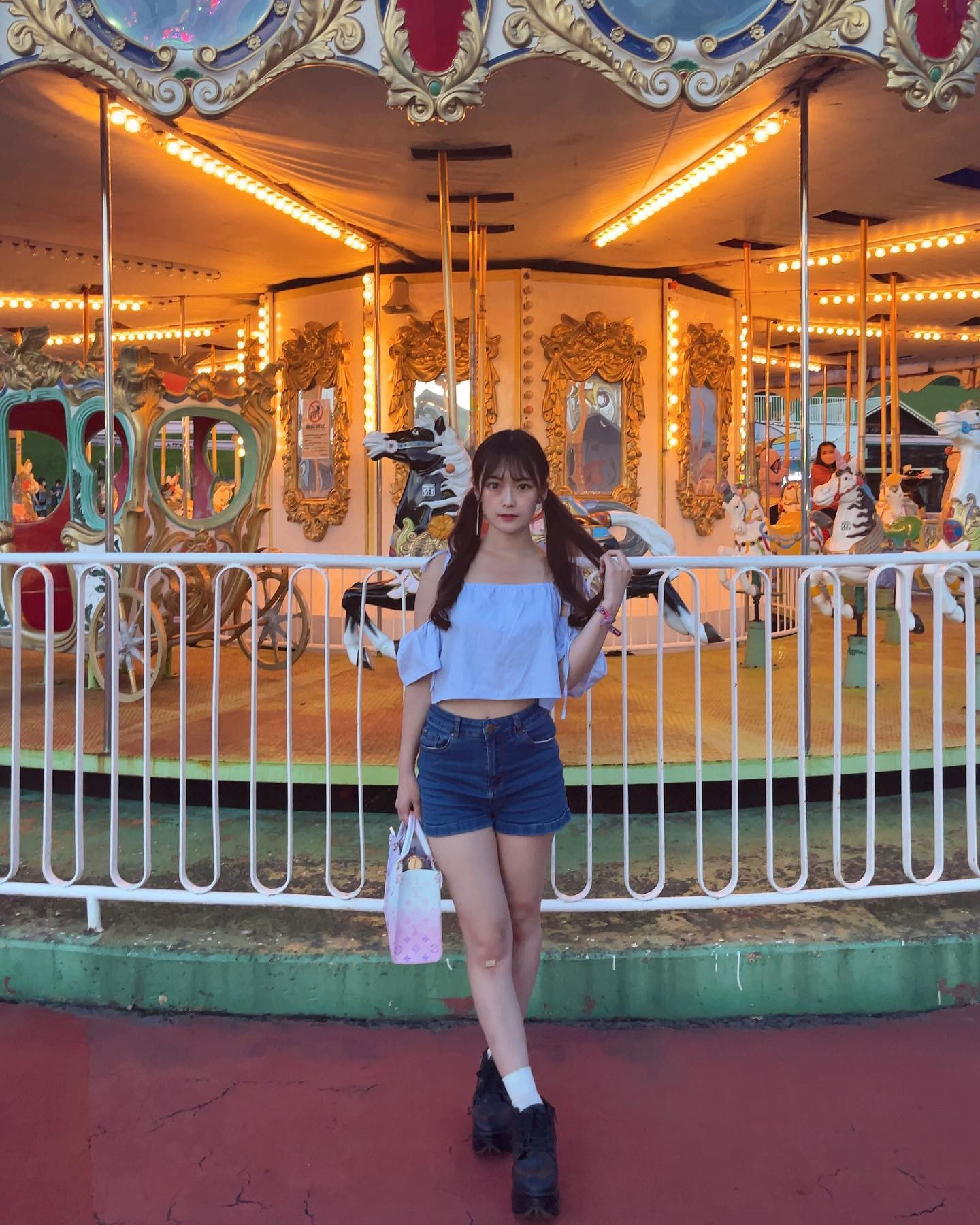 🎠
華金です💮今日も飲みましょ🍻

今月ラストスパートお願いします‼️

#キャバ嬢 #歌舞伎町 #新宿 #六本木 #ドレス #北新地#キャバ#錦#中洲#名古屋#ホスト#ホステス#キャバドレス#大阪#すすきの#出勤#東京#シャンパン#水商売#キャバクラ#ニュークラブ#シティーグループ#ラピュタ#メリーゴーランド#遊園地#merrygoround