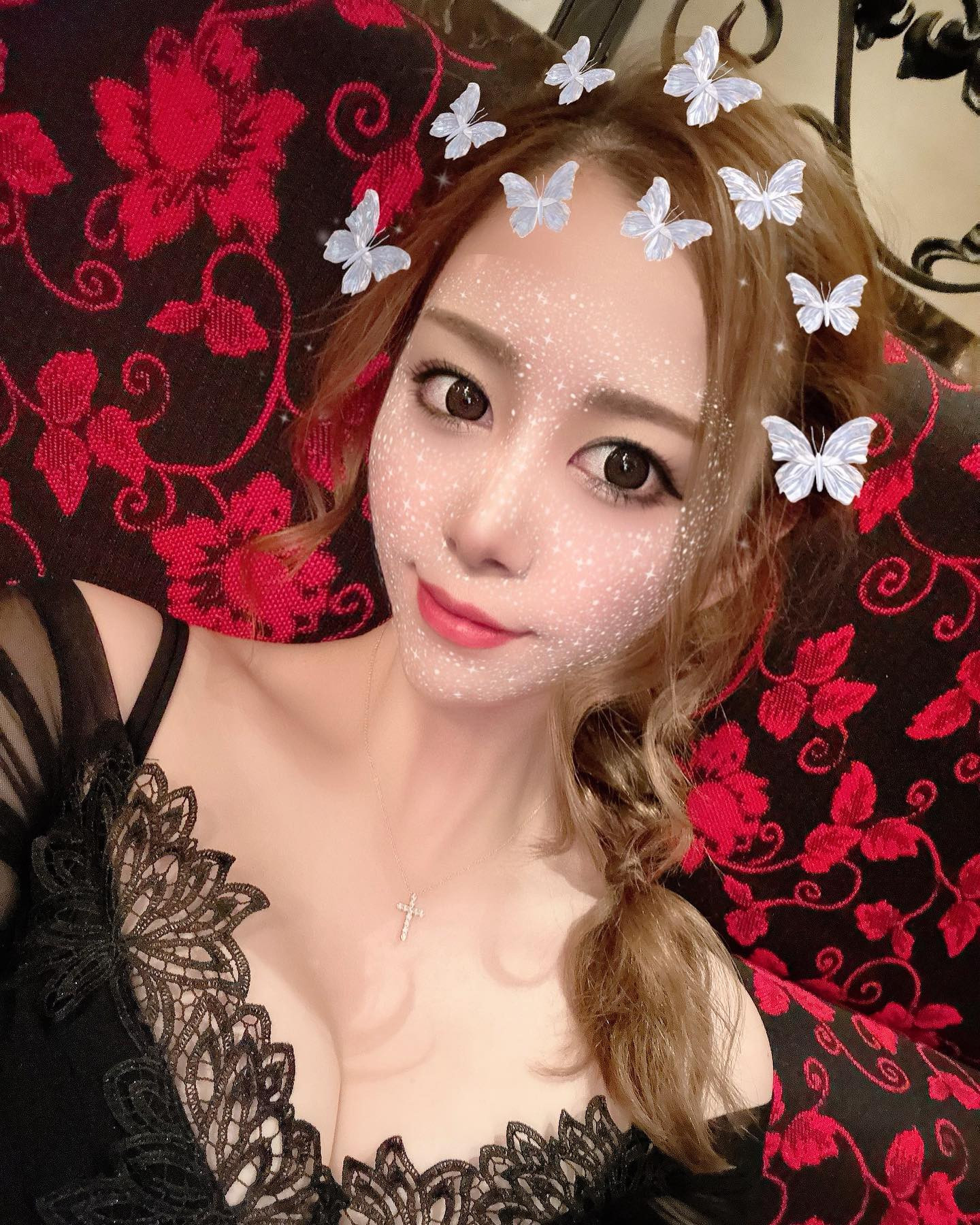 華金だね🫣予定無いけど🫣

@helena_hibikigroup 

　

　

#クラブヘレナ #ヘレナ #響グループ #水沢愛美 #札幌 #すすきの #北海道 #ニュークラブ #ニュークラ嬢 #すすきのニュークラ #ラウンジ #ラウンジ嬢 #キャバクラ #キャバ嬢 #ホステス #道産子 #美女スタグラム #求人 #自撮り #ヘアアレンジ #キャバキャバ #hokkaido #sapporo #susukino #helena #hibikigroup #champagne #l4likes #ins