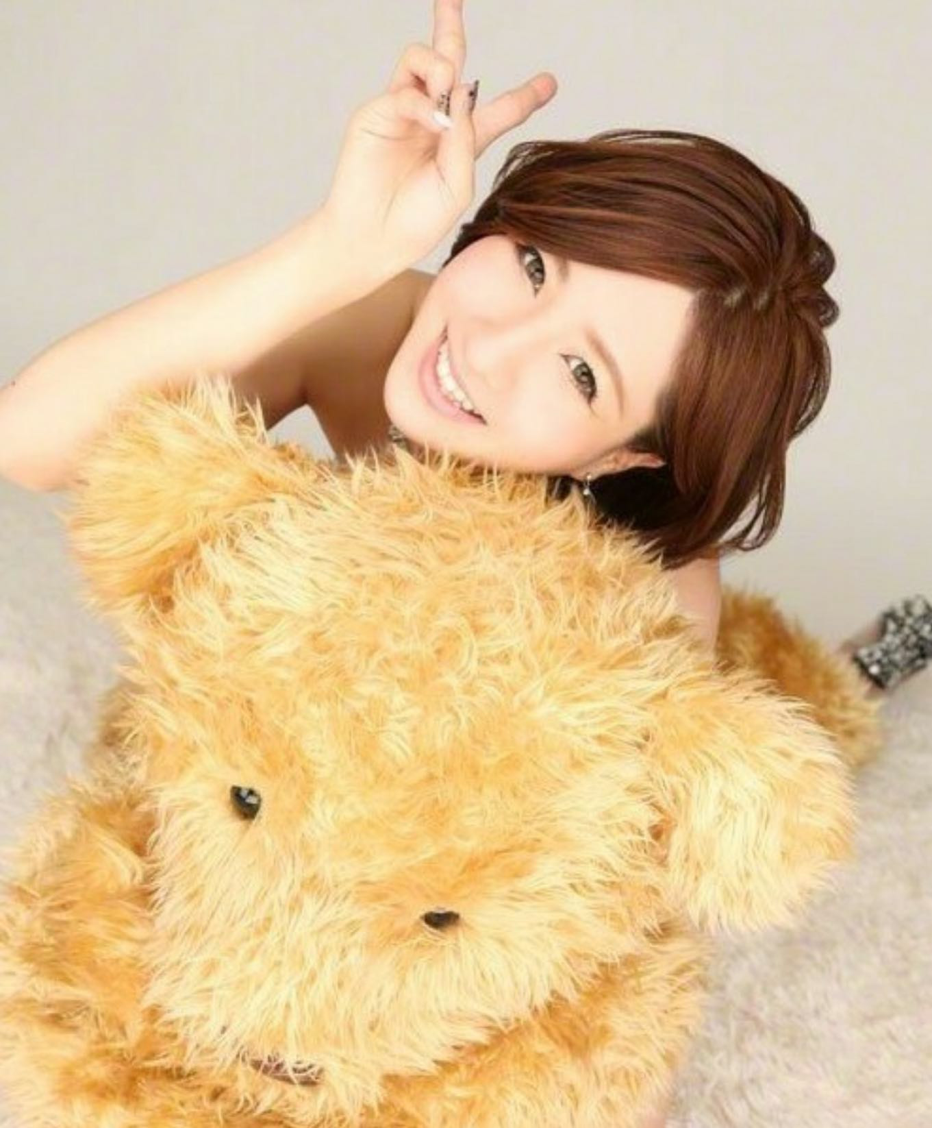 、
すっごい昔の撮影画像
多分約10年前w
その頃からこのくまちゃん居た😂

#ヘレナ#響グループ#百瀬るあ
#札幌#すすきの#北海道#ニュークラブ#ニュークラ嬢
#すすきのニュークラ#ラウンジ#ラウンジ嬢#キャバクラ#キャバ嬢#ホステス#道産子#美女スタグラム#求人#自撮り#ヘアアレンジ#キャバキャバ
#ゴルフ#ゴルフ女子#旅行#JGC#JAL#カメラ