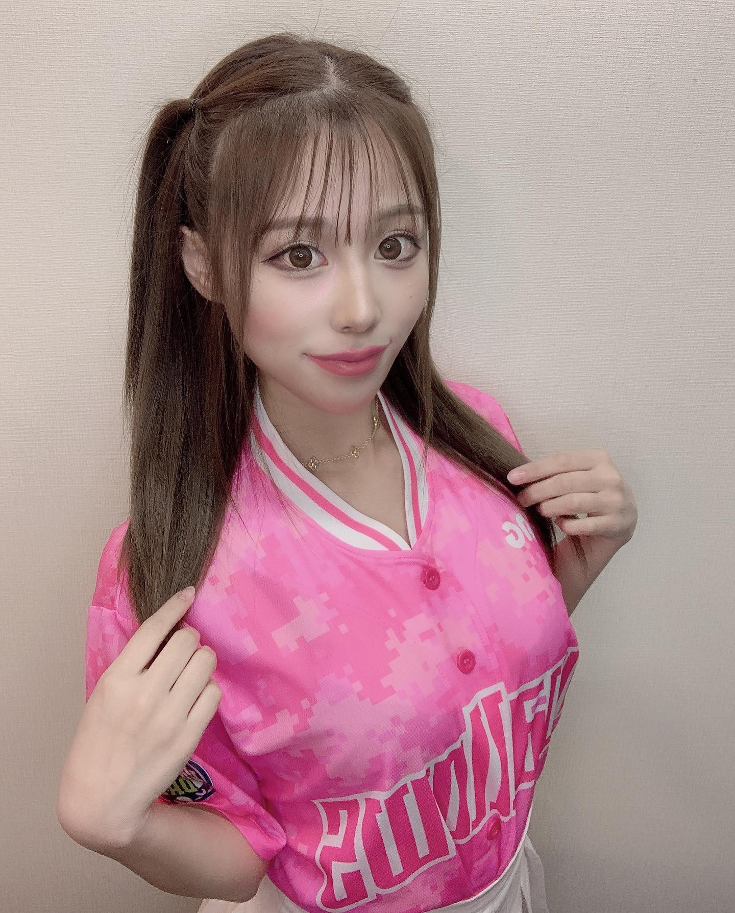 💖💖💖

ハロウィンは野球のユニホームでした💘

まっぴんくだった🫰

.
.
.

#ザニューヨーク#キャバクラ#ニュークラブ#仙台キャバクラ#キャバ嬢#ホステス#水商売#仙台#国分町#歌舞伎町#六本木#銀座#すすきの#錦#北新地#ミナミ#中洲#ヘアメ#ヘアメイク#ハーフツイン#キャバドレス#野球女子#ハロウィン#ハロウィンコスプレ
#hairmake#TheNewYork#areag