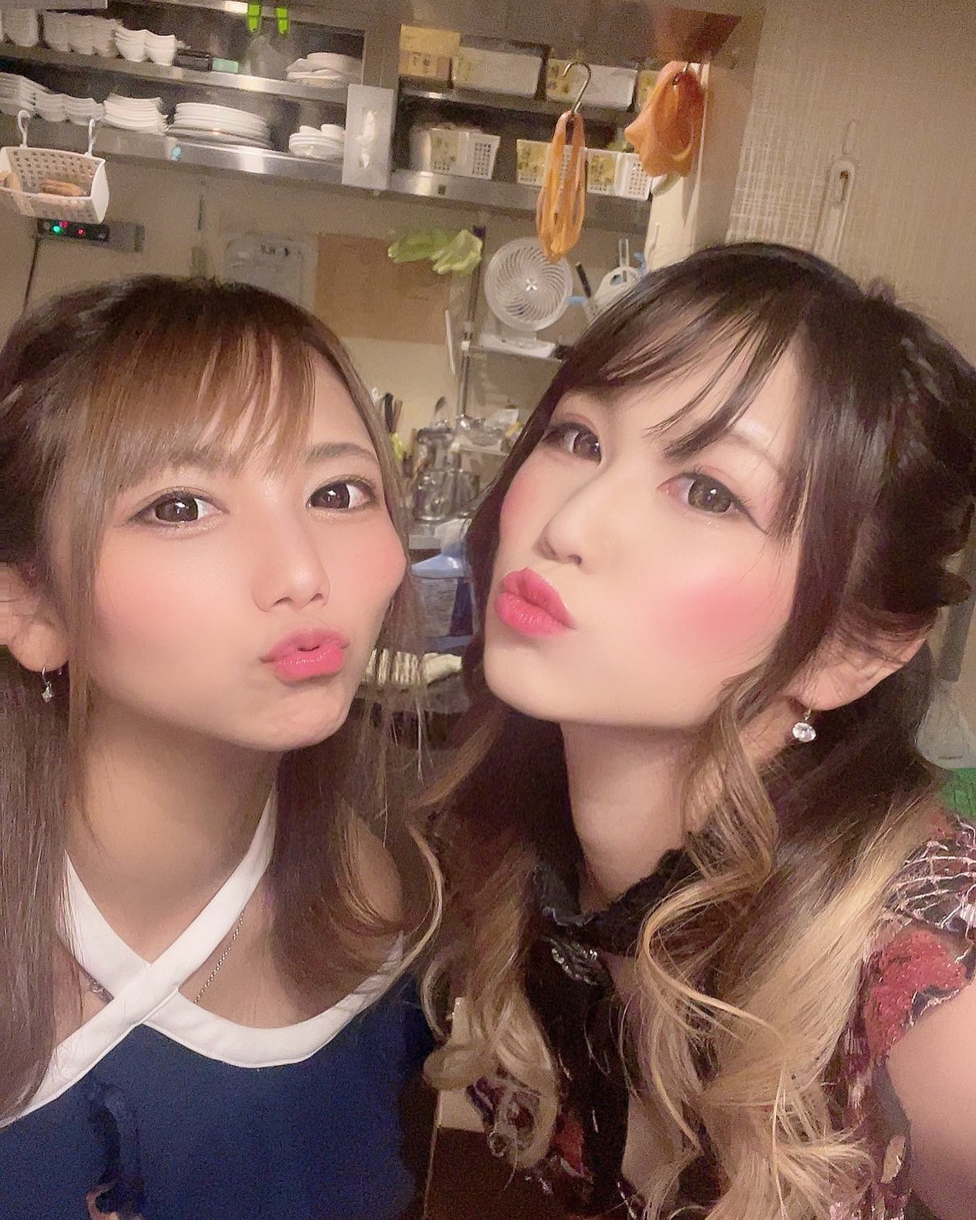 きっす💋

@helena_hibikigroup 

#クラブヘレナ　#響グループ　#天海莉央奈　#札幌　#すすきの　#北海道　#ニュークラブ　#ニュークラ嬢　#すすきのニュークラ　#ラウンジ　#ラウンジ嬢　#キャバクラ　#キャバ嬢　#ホステス　#道産子　#美女スタグラム　#求人　#自撮り　#ヘアアレンジ　#キャバキャバ#札幌観光#お酒#酔っ払い#歌舞伎町#錦#中州#国分町#お酒好きと繋がりたい#自撮り#いいね返し