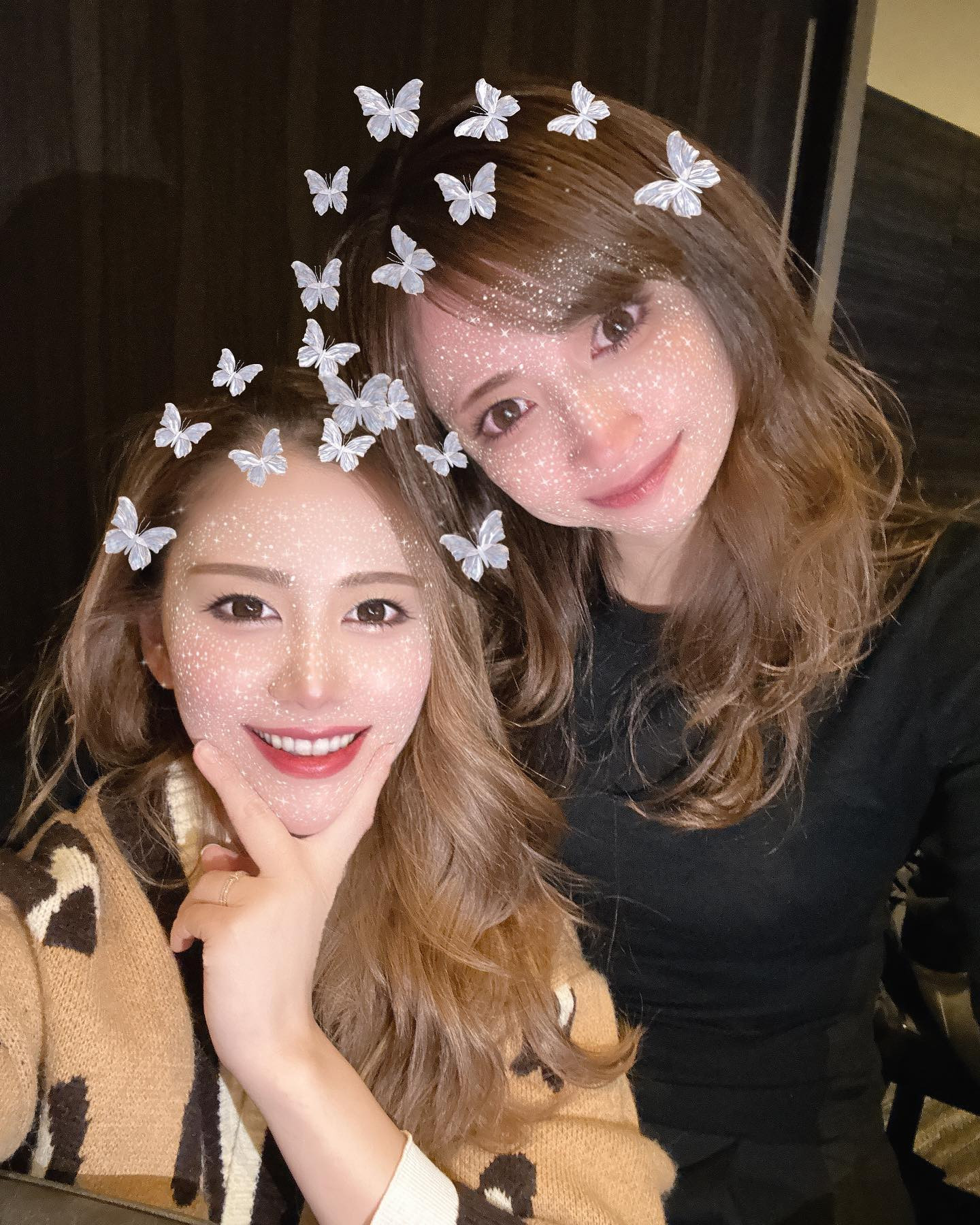 ひろみママがヘレナに遊びにきてくれた日🫣💓💫

その後も飲みに連れて行ってもらって、カラオケぱーちーして楽し過ぎたんだな！

たくさんご馳走様でした🥲✨しあわへ🥹

@helena_hibikigroup 

　

#クラブヘレナ #ヘレナ #響グループ #水沢愛美 #札幌 #すすきの #北海道 #ニュークラブ #ニュークラ嬢 #すすきのニュークラ #ラウンジ #ラウンジ嬢 #キャバクラ #キャバ嬢 #ホステス #道産子 #美女スタグラム #求人 #自撮り #ヘアアレンジ #キャバキャバ #hokkaid