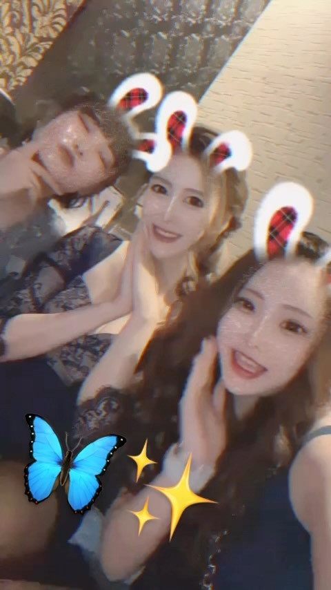 ゆずきさんとまなちゃんと🧏‍♀️💓

ゆずきさん、私の事めっちゃ褒めてくれるから良い気分でしかなかった🤣🤣🤣w

@helena_hibikigroup 

　

#クラブヘレナ #ヘレナ #響グループ #水沢愛美 #札幌 #すすきの #北海道 #ニュークラブ #ニュークラ嬢 #すすきのニュークラ #ラウンジ #ラウンジ嬢 #キャバクラ #キャバ嬢 #ホステス #道産子 #美女スタグラム #求人 #自撮り #ヘアアレンジ #キャバキャバ #hokkaido #sapporo #susukino #hele