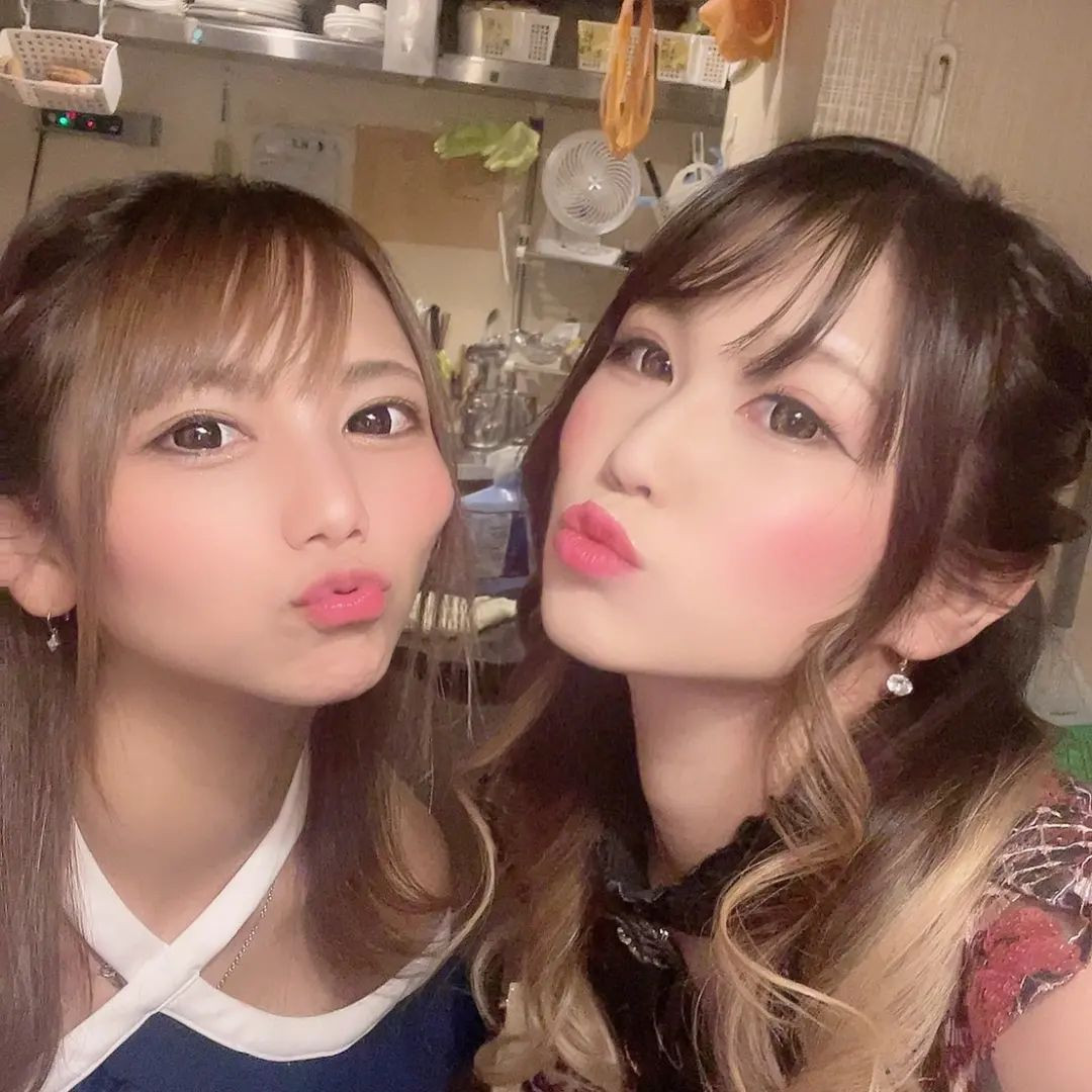 足がいたい😅

まさかのヒールで踏まれちゃって青短になっておる🤣

年とると治りが遅いと言うのは本当なのか❔

最近段ボールで指切るし、充電器抜くとき何故か手ひっかけて皮剥けるし、足踏まれるしで、怪我ばっかり😅

ついでに骨盤も歪みまくってるのか身体がだるい😓

こうして皆歳を実感するとでも言うのだろうか‼️

#クラブヘレナ　#響きグループ　#水妃由羅　#札幌　#すすきの　#北海道　#ニュークラブ　#ニュークラ嬢　#すすきのニュークラ　#ラウンジ　#ラウンジ嬢　#キャバクラ　#キャバ嬢　#ホステス　#道