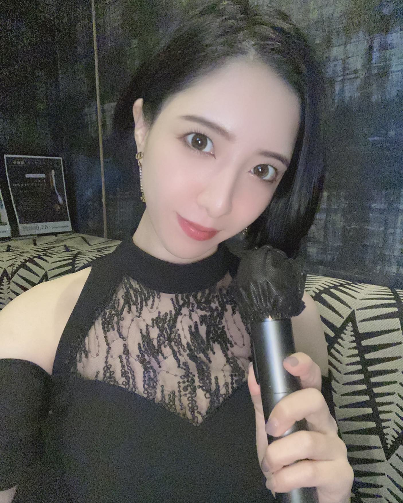 、
今日から今月はフル出勤！
日曜日と14、21日は店休日です🙇🏻‍♀️
、
1週間ぶりのお酒激弱そう🤣🤣🤣

#ヘレナ#響グループ#百瀬るあ
#札幌#すすきの#北海道#ニュークラブ#ニュークラ嬢
#すすきのニュークラ#ラウンジ#ラウンジ嬢#キャバクラ#キャバ嬢#ホステス#道産子#美女スタグラム#求人#自撮り#ヘアアレンジ#キャバキャバ
#ゴルフ#ゴルフ女子#旅行#JGC#JAL#カメラ