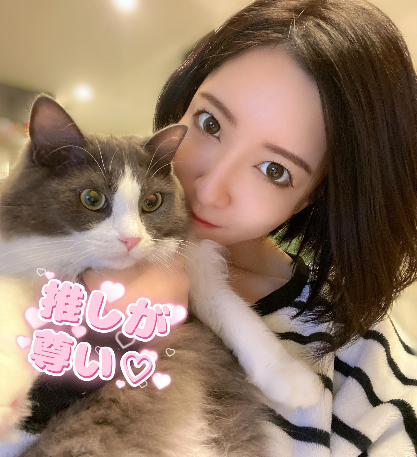 、
今日はおぬこ様おふたりとも
シャンプーしたよ🛁
、
ちょっと不服そうなぐみさんw
でも大変よく頑張りました👏🏻

#ヘレナ#響グループ#百瀬るあ
#札幌#すすきの#北海道#ニュークラブ#ニュークラ嬢
#すすきのニュークラ#ラウンジ#ラウンジ嬢#キャバクラ#キャバ嬢#ホステス#道産子#美女スタグラム#求人#自撮り#ヘアアレンジ#キャバキャバ
#ゴルフ#ゴルフ女子#旅行#JGC#JAL#カメラ