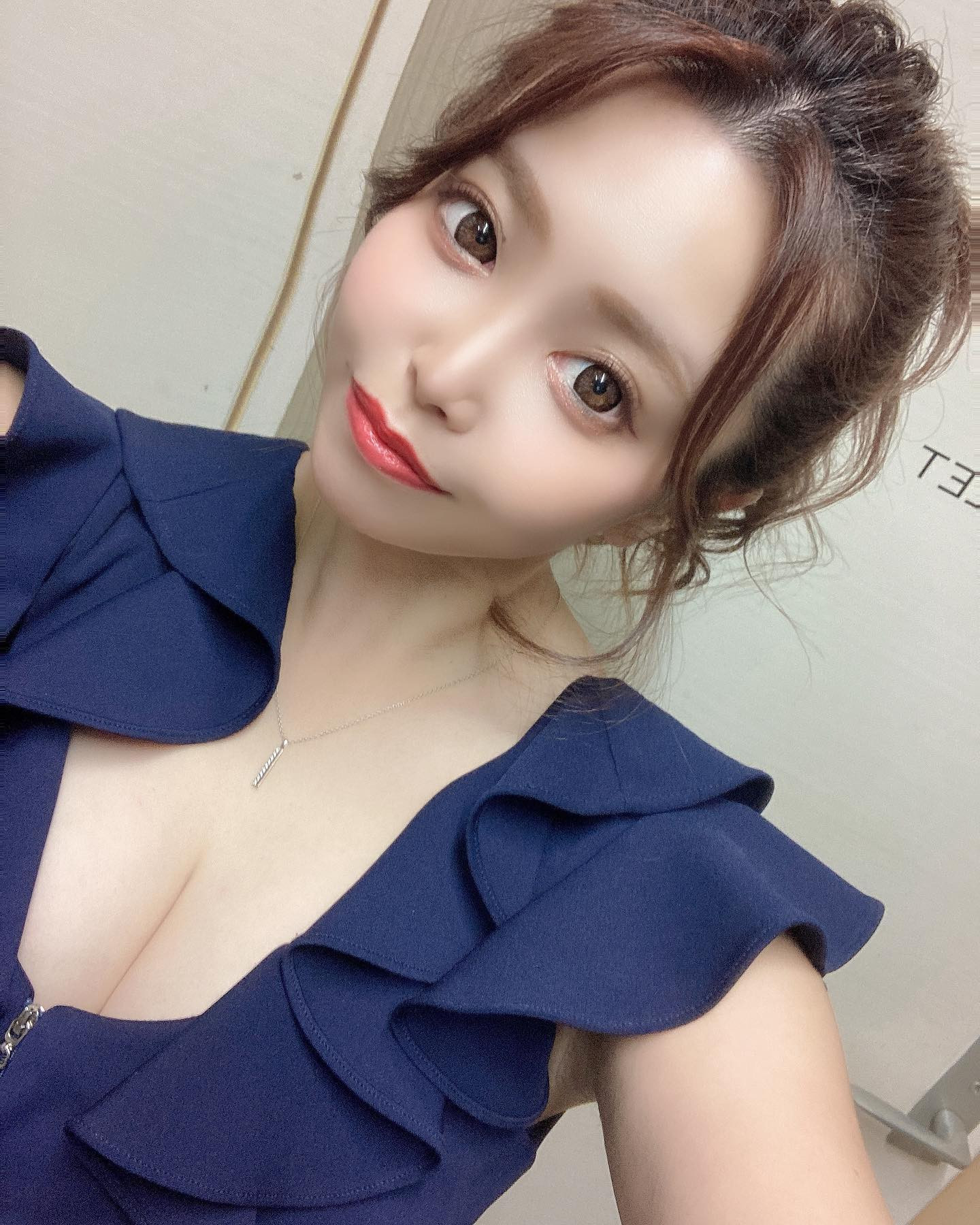 最近はアップヘアにハマってるぅ😚💙
.

#エリアG #エリアGグループ #モナクラス #モナクラス札幌 #モナクラス札幌あい
#ニュークラブモナクラス札幌
.
.
#キャバクラ #キャバ #キャバ嬢 #キャバクラ嬢 #すすきのキャバクラ #すすきのキャバ嬢
.
#ニュークラ #ニュークラブ #キャバキャバ #すすきのニュークラ #すすきのニュークラブ
#すすきのニュークラエリアG #すすきのニュークラブエリアG #すすきのニュークラモナクラス札幌 #すすきのニュークラブモナクラス札幌
#すすきのキャバク