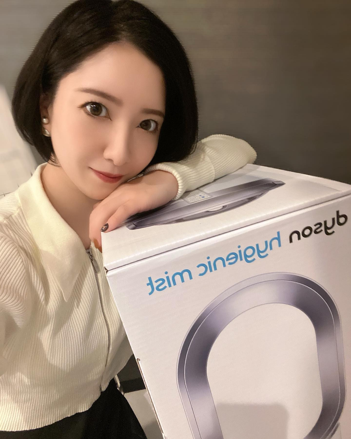 、
加湿器を手に入れた🙌🏻

エアコン暖房乾燥するから
冬の必需品！

#ヘレナ#響グループ#百瀬るあ
#札幌#すすきの#北海道#ニュークラブ#ニュークラ嬢
#すすきのニュークラ#ラウンジ#ラウンジ嬢#キャバクラ#キャバ嬢#ホステス#道産子#美女スタグラム#求人#自撮り#ヘアアレンジ#キャバキャバ
#ゴルフ#ゴルフ女子#旅行#JGC#JAL#カメラ