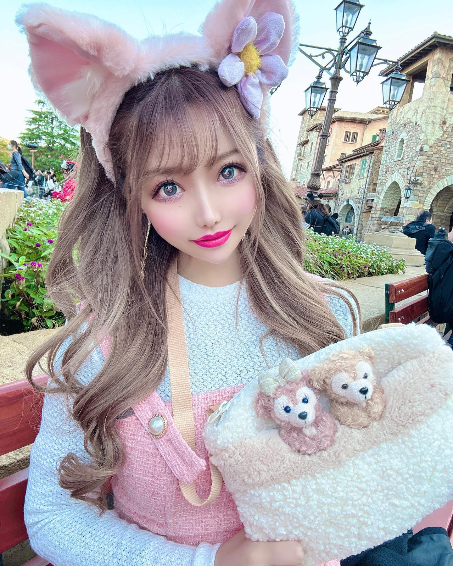 4年振りくらいの夢の国〰️🏰🖤

リーナベルカチューシャかわいい♥️

そしてなんかポーチ欲しくて探したらこれが1番利便性もいいなってなって
ダッフィーの買ったけど
意図せずめちゃダッフィーフレンズ好きな子みたくなった笑🧸♥️

#instalike #instagood #liketime #likeforlikes #likeforfollow #大阪#ダッフィー#新宿#歌舞伎町 #麻布#渋谷#リーナベルコーデ #シェリーメイ#北新地 #キラキラ#可愛い#リーナベル#ダッフィーフレンズ #六本木 #水