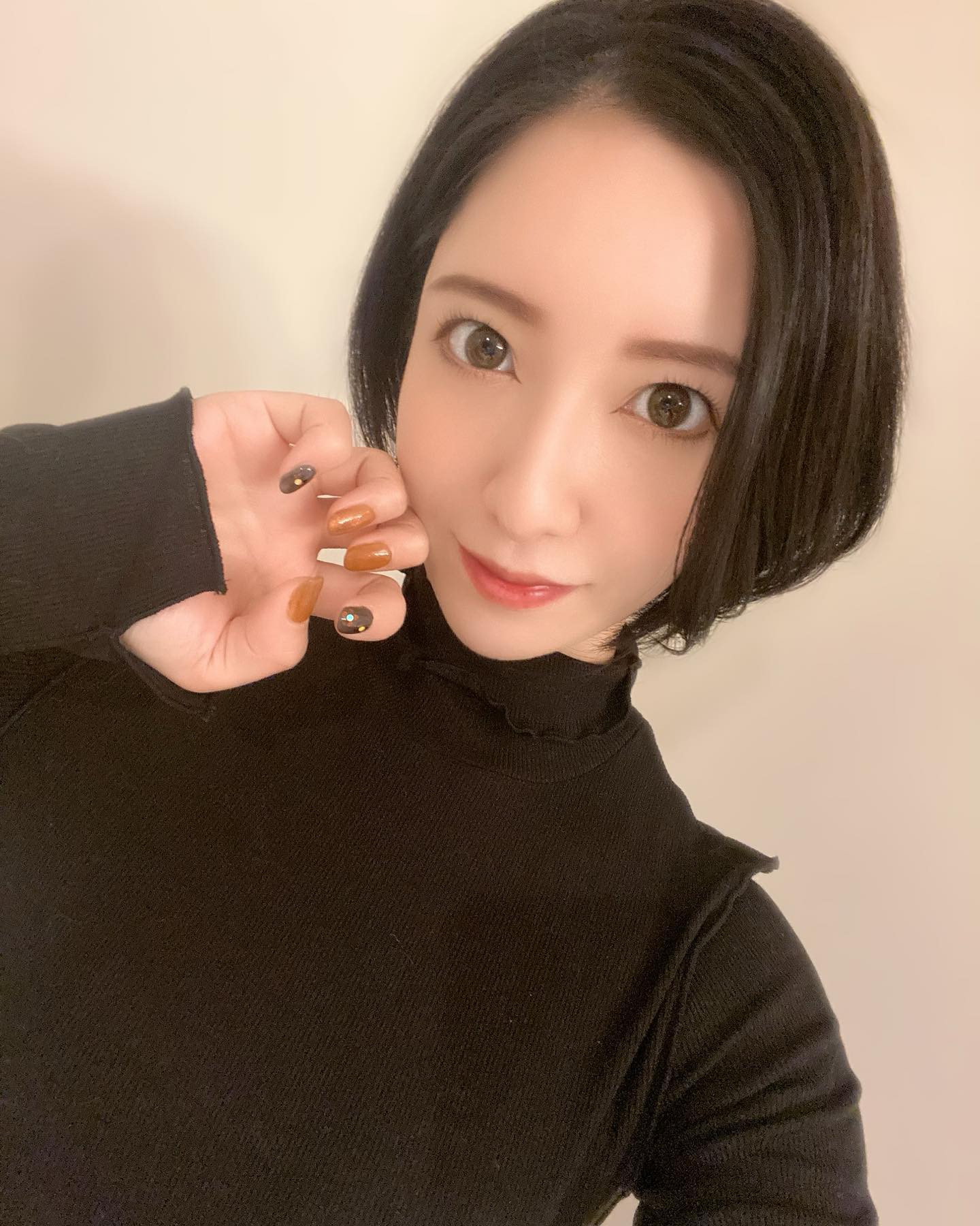 、
NEWネイル🌼
変えてもう10日経つけどw

今日は美容DAY💚

#ヘレナ#響グループ#百瀬るあ
#札幌#すすきの#北海道#ニュークラブ#ニュークラ嬢
#すすきのニュークラ#ラウンジ#ラウンジ嬢#キャバクラ#キャバ嬢#ホステス#道産子#美女スタグラム#求人#自撮り#ヘアアレンジ#キャバキャバ
#ゴルフ#ゴルフ女子#旅行#JGC#JAL#カメラ