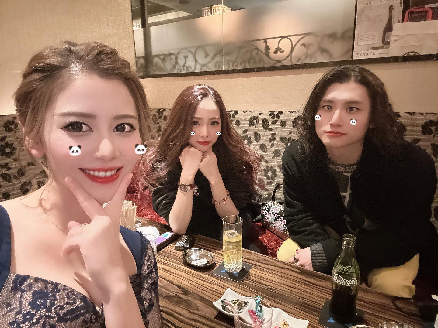 先日あやおさんとミツくんが遊びにきてくれました〜❤️

今日はレナママ誕生祭に行ってきます👸✨🔥
楽しみ〜！！！

@helena_hibikigroup 

　

#クラブヘレナ #ヘレナ #響グループ #水沢愛美 #札幌 #すすきの #北海道 #ニュークラブ #ニュークラ嬢 #すすきのニュークラ #ラウンジ #ラウンジ嬢 #キャバクラ #キャバ嬢 #ホステス #道産子 #美女スタグラム #求人 #自撮り #ヘアアレンジ #キャバキャバ #hokkaido #sapporo #susukino #hel