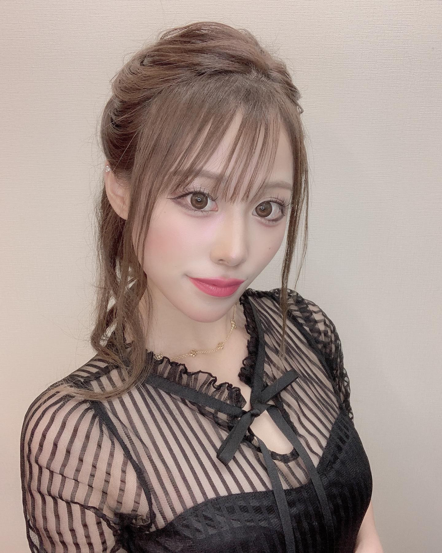 🤍💙🤍

おはようございます🥱

若干体調崩してたけど
無事に元気になりましたん🫶

周りでも風邪気味多いみたいなので
私も気をつけよっと💙🤍💙

身体はわかんないけど
メンタル強くなった気がするようなしないような☹️
3･4年前よりは確実に強くなったと思った最近💪🏾
ただ一応ひとりの人間なのでできる限り優しくしてください😊😊😊

11月もあと半分
よろしくお願いします💙💙💙

.
.

#ザニューヨーク#エリアG#キャバクラ#ニュークラブ#仙台キャバクラ#キャバ嬢#ホステス#水商売#仙台#国分町#歌舞伎